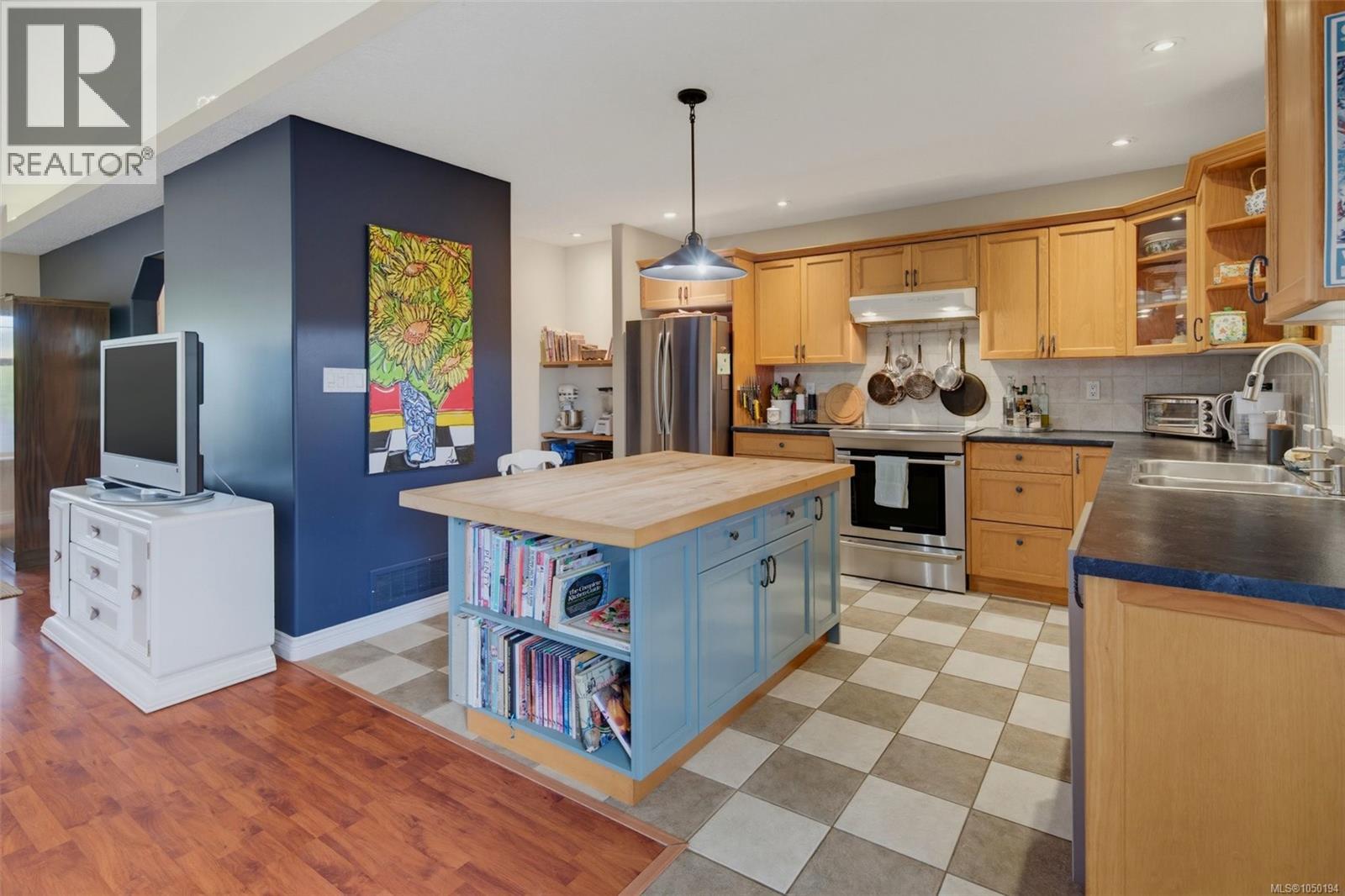 8102 Spinnaker Pl Property Photo 22