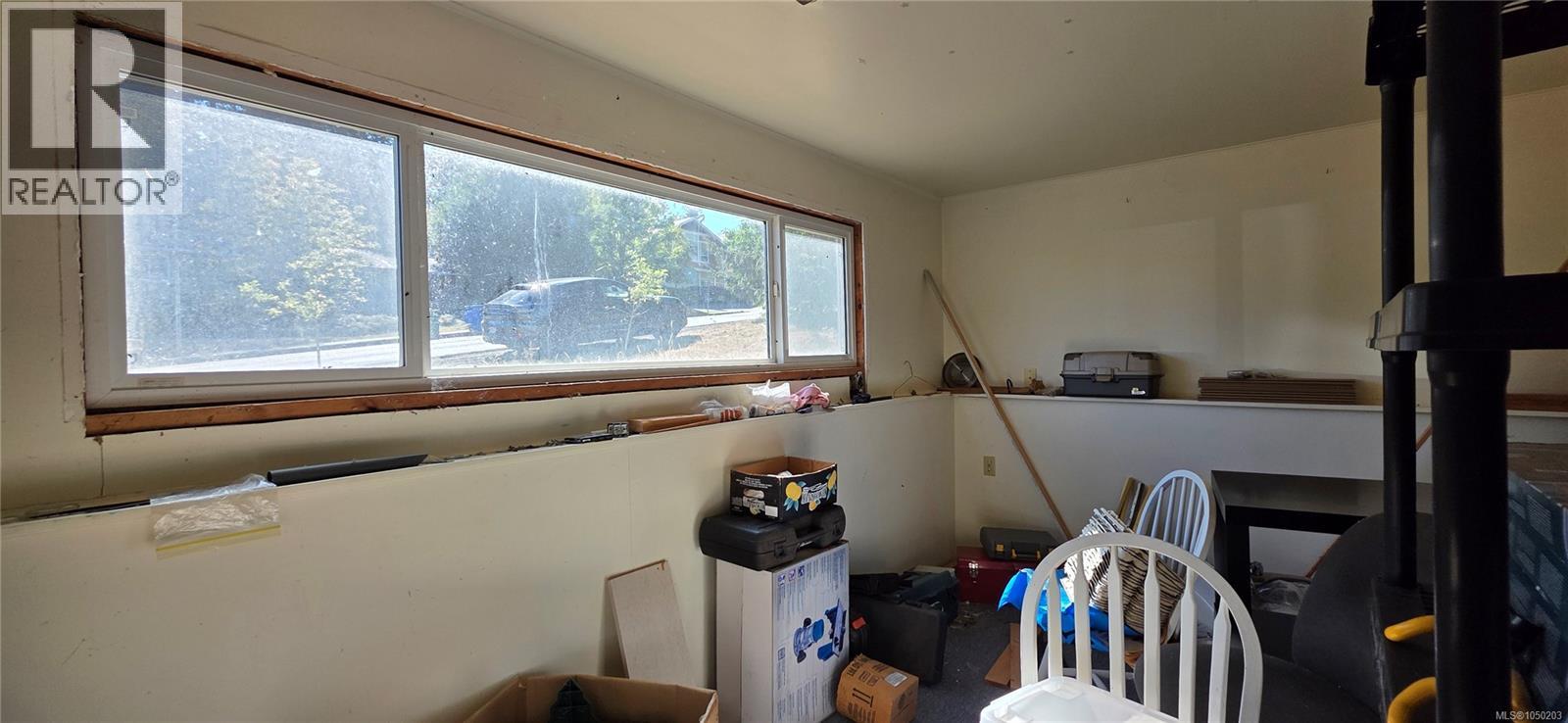 614 Seventh St Property Photo 6