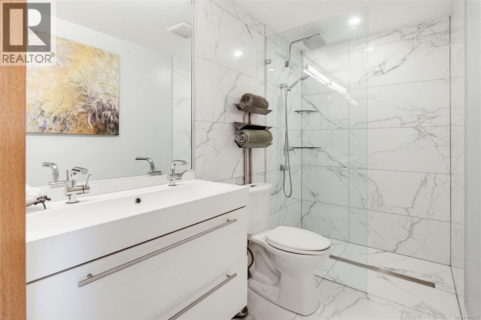 602 103 Gorge Rd E Property Photo 27