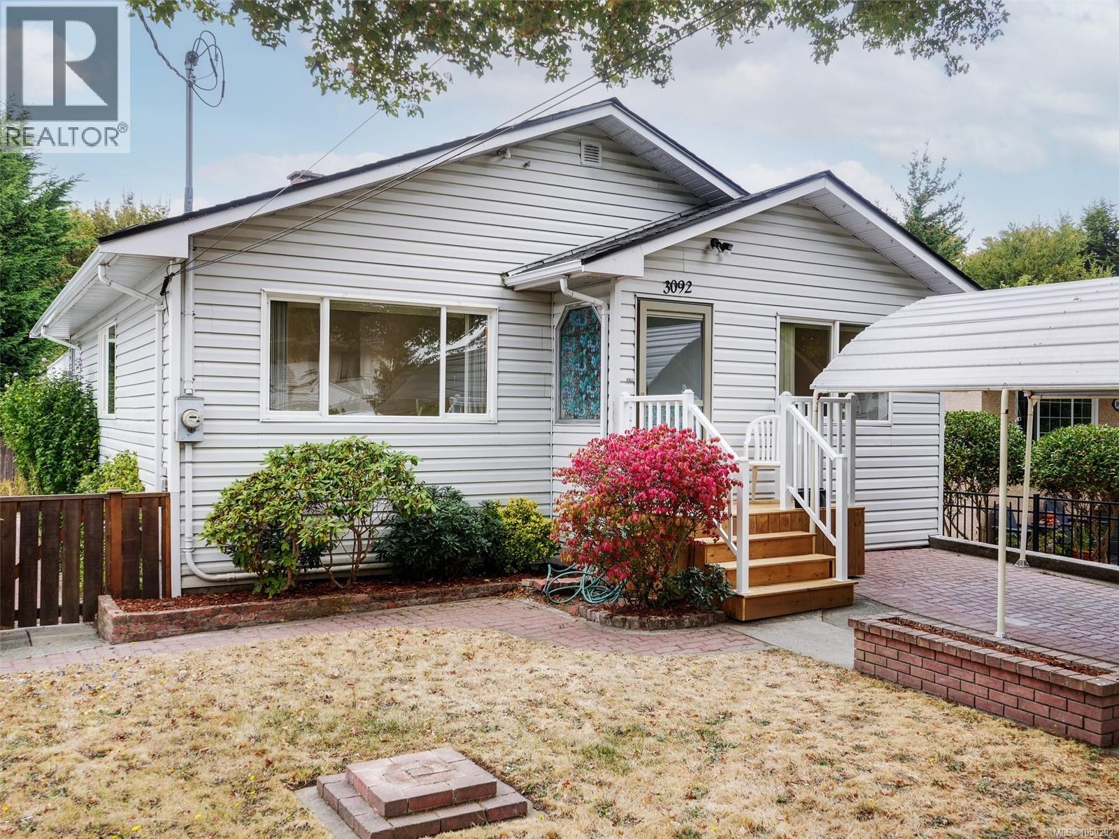 3092 Albany St Property Photo 1