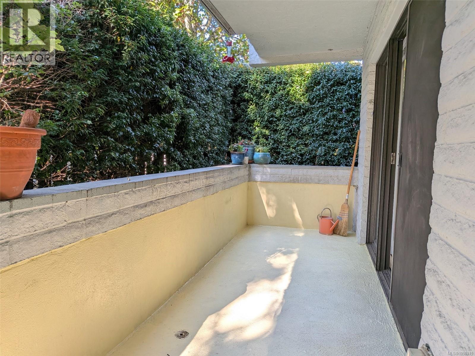 101 1050 Park Blvd Property Photo 1