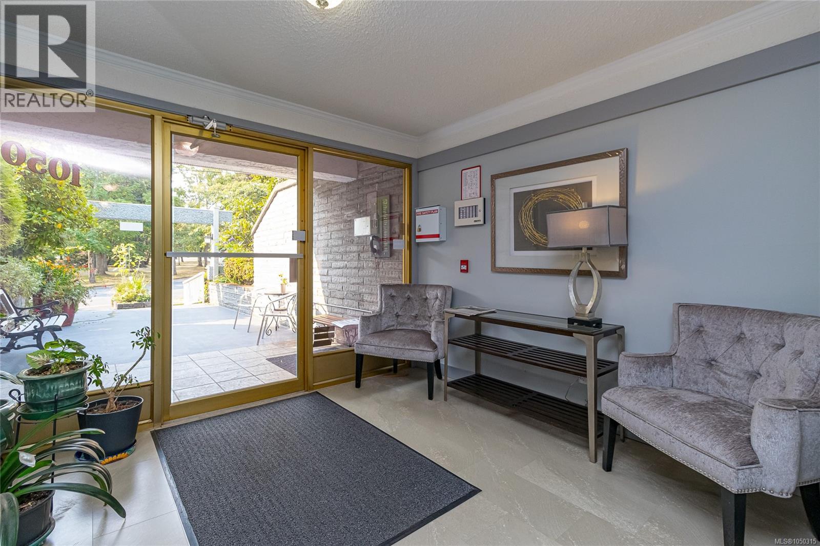 101 1050 Park Blvd Property Photo 6