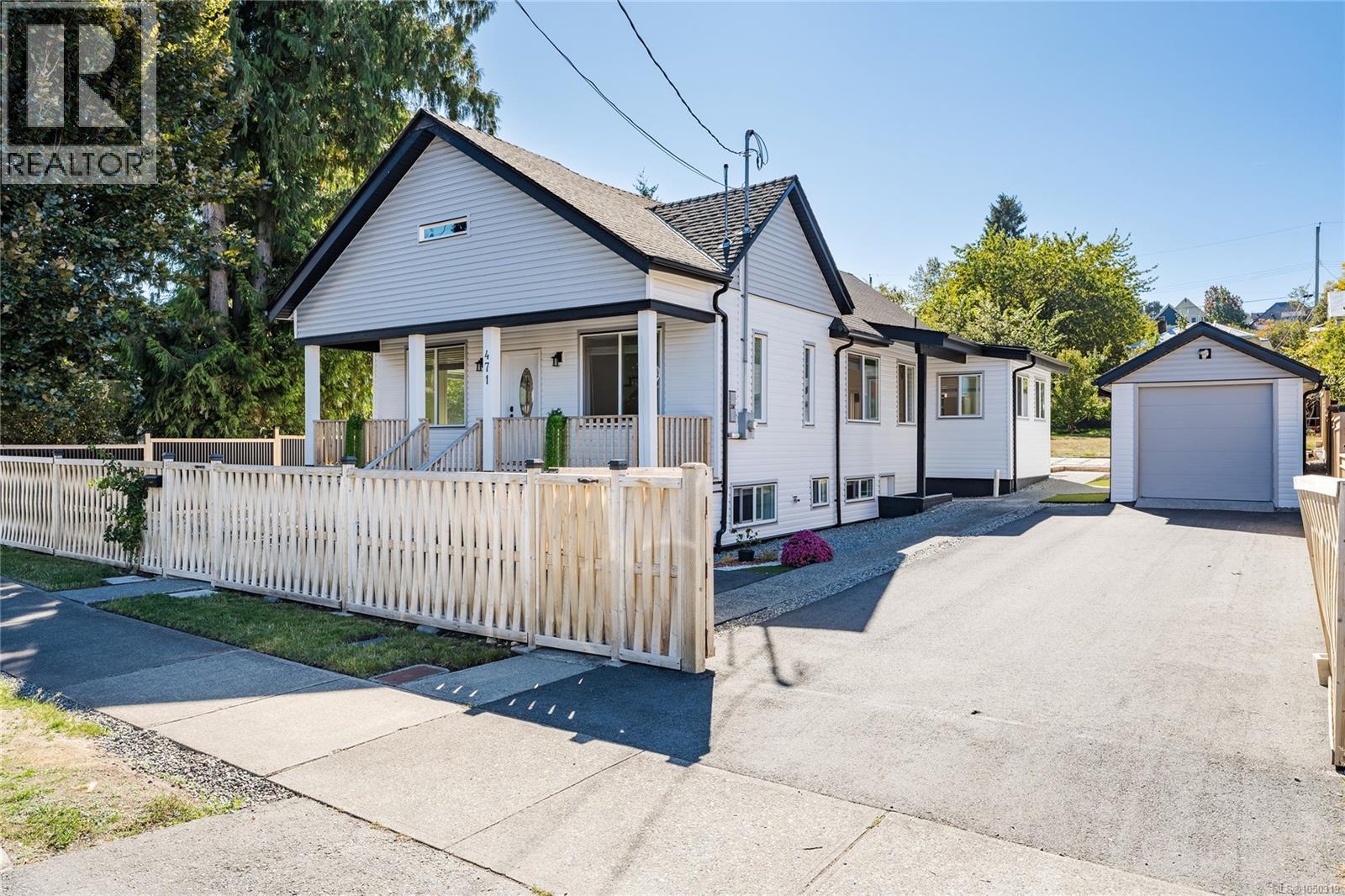 471 Selby St Property Photo 16