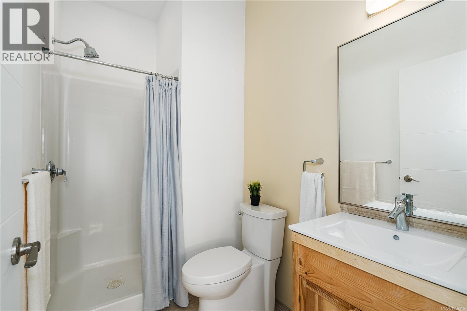 471 Selby St Property Photo 43