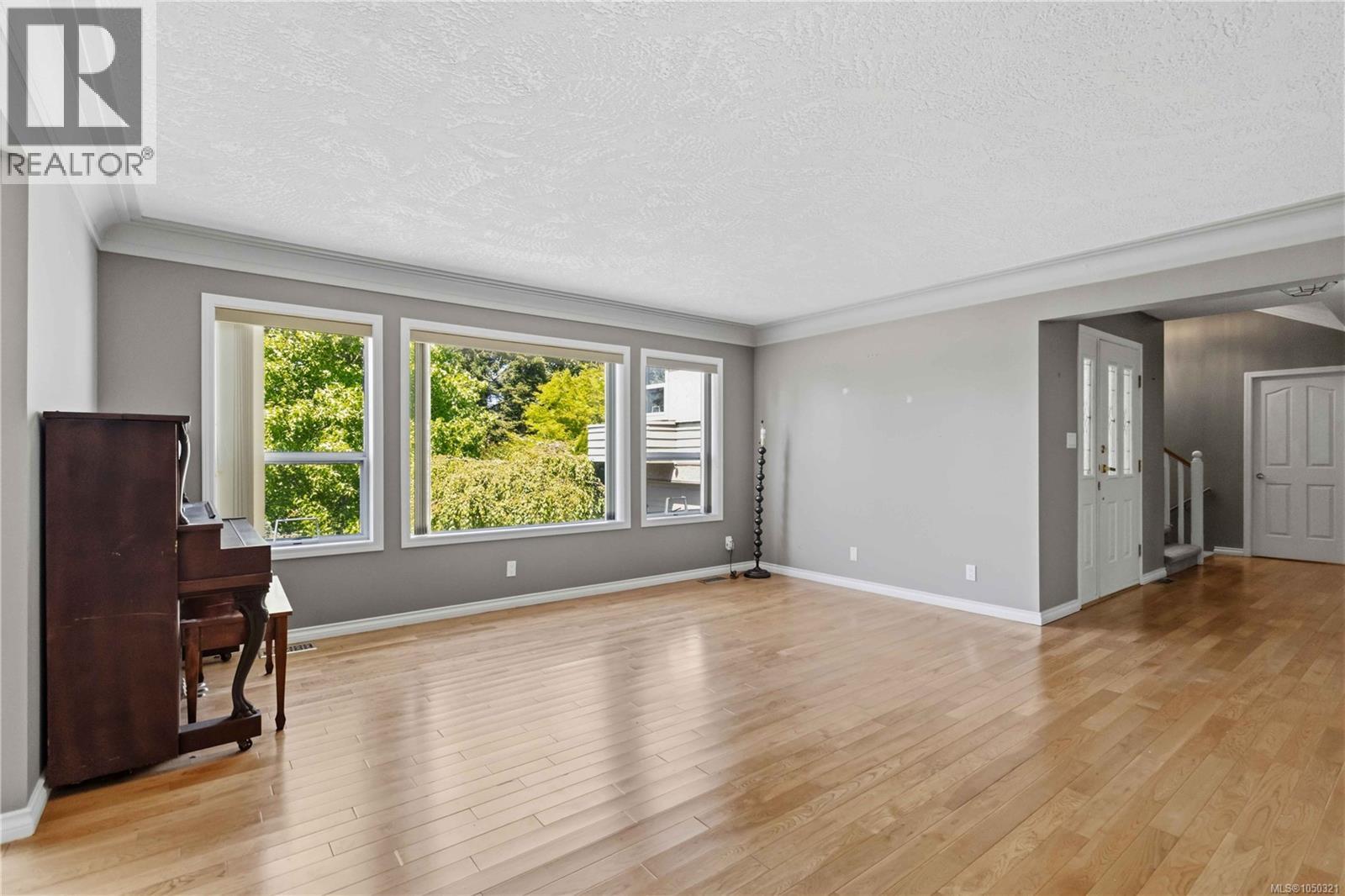 4343 Emily Carr Dr Property Photo 3