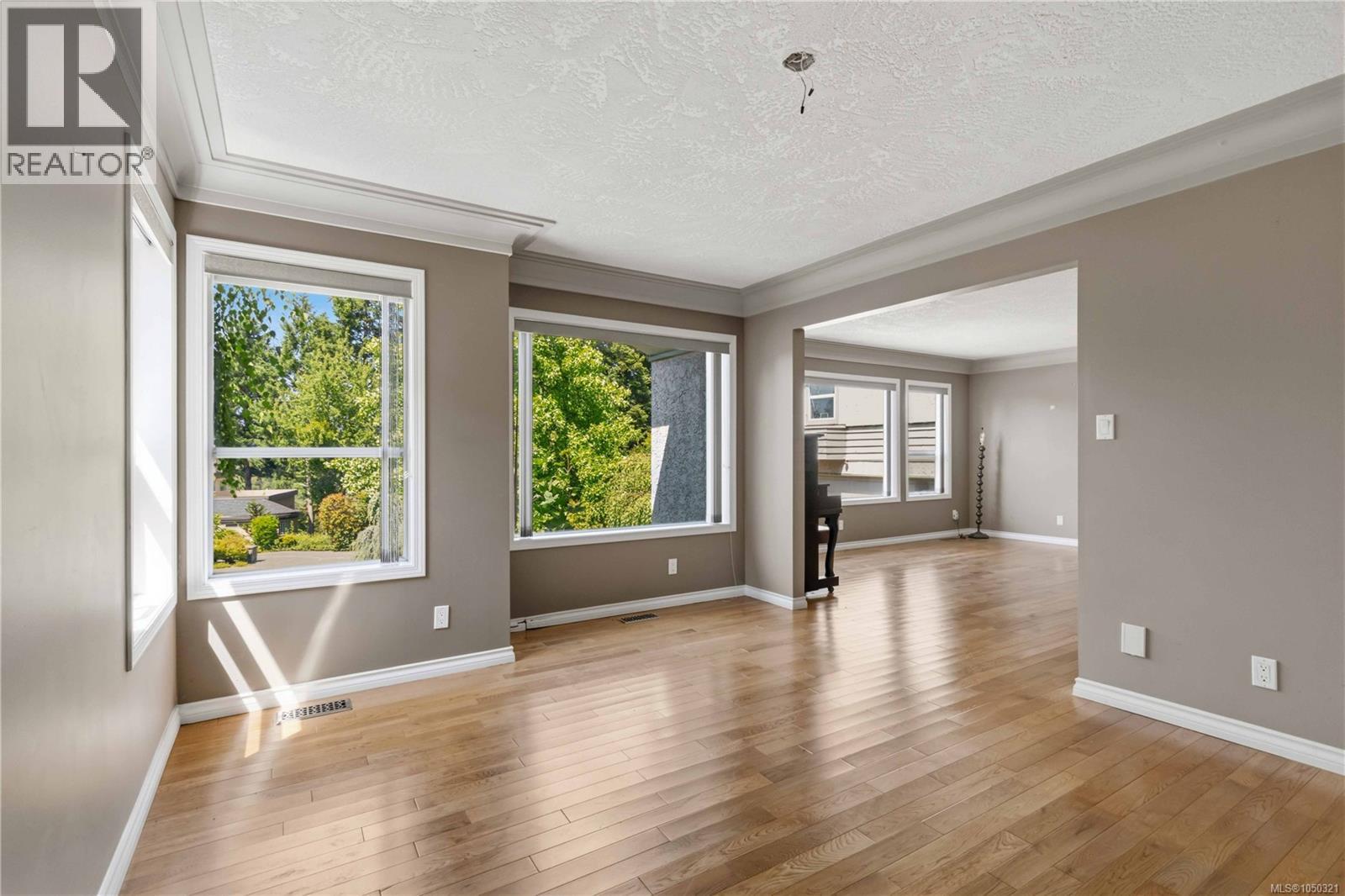 4343 Emily Carr Dr Property Photo 6
