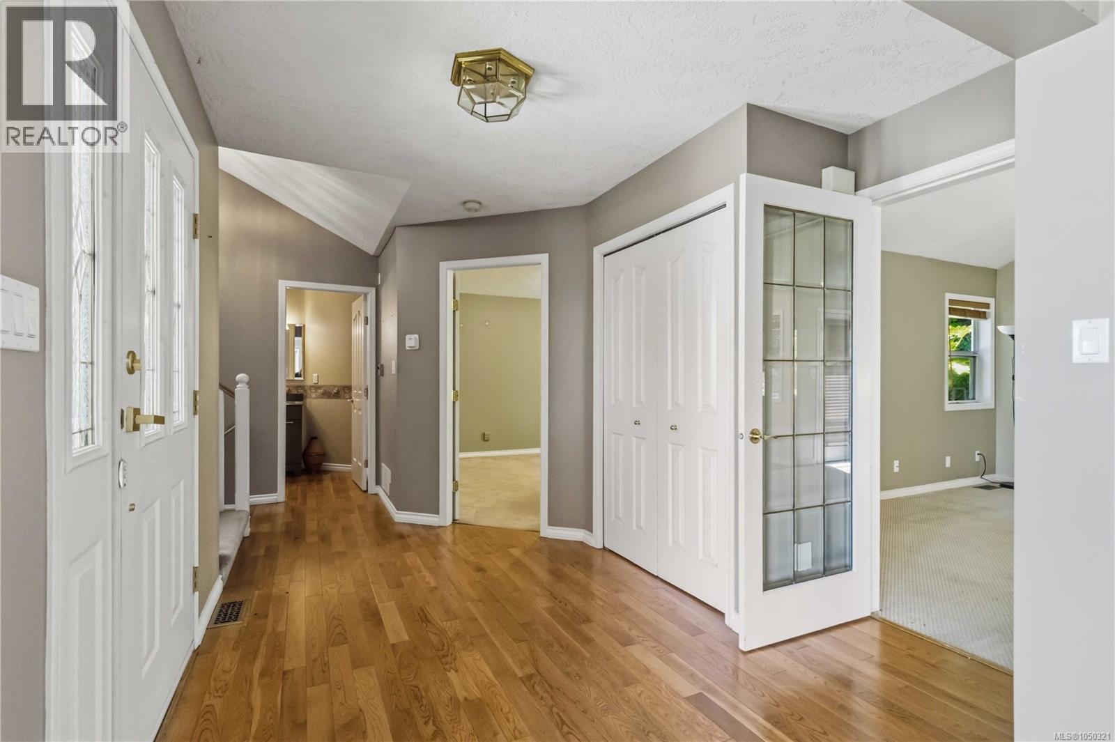 4343 Emily Carr Dr Property Photo 16