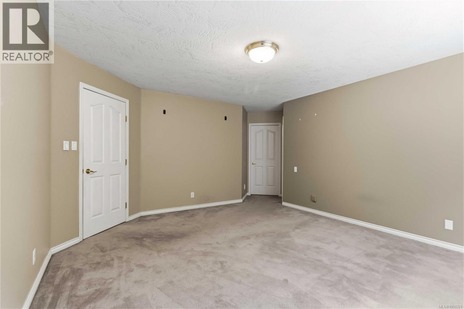 4343 Emily Carr Dr Property Photo 18