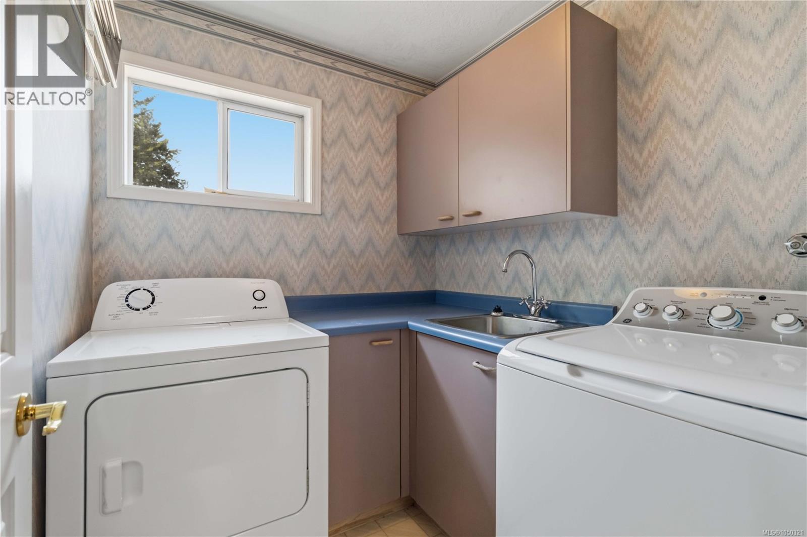 4343 Emily Carr Dr Property Photo 27