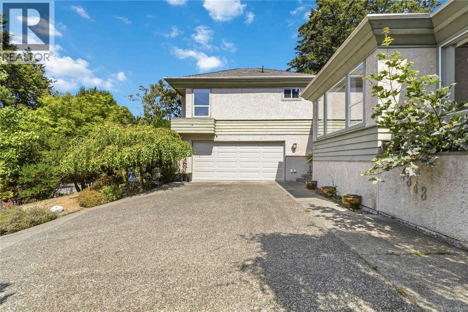 4343 Emily Carr Dr Property Photo 33