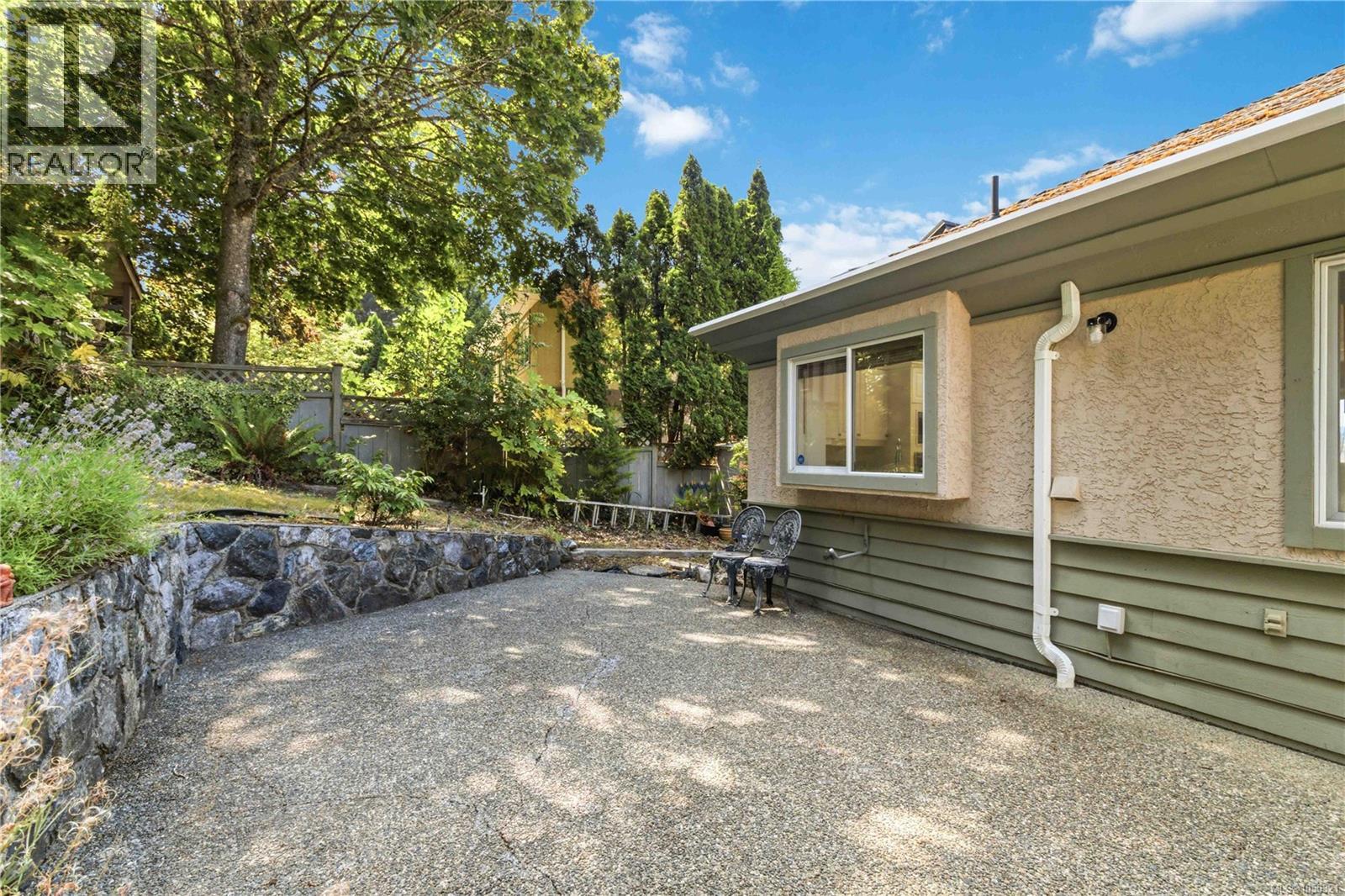 4343 Emily Carr Dr Property Photo 37