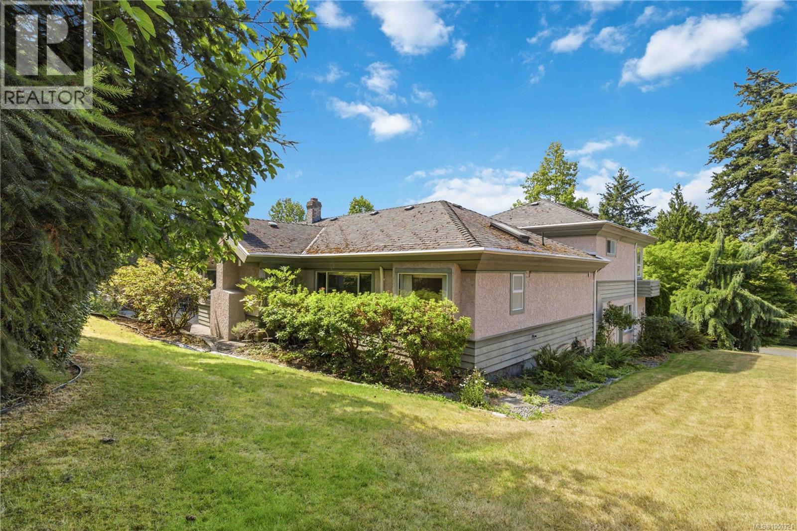 4343 Emily Carr Dr Property Photo 42