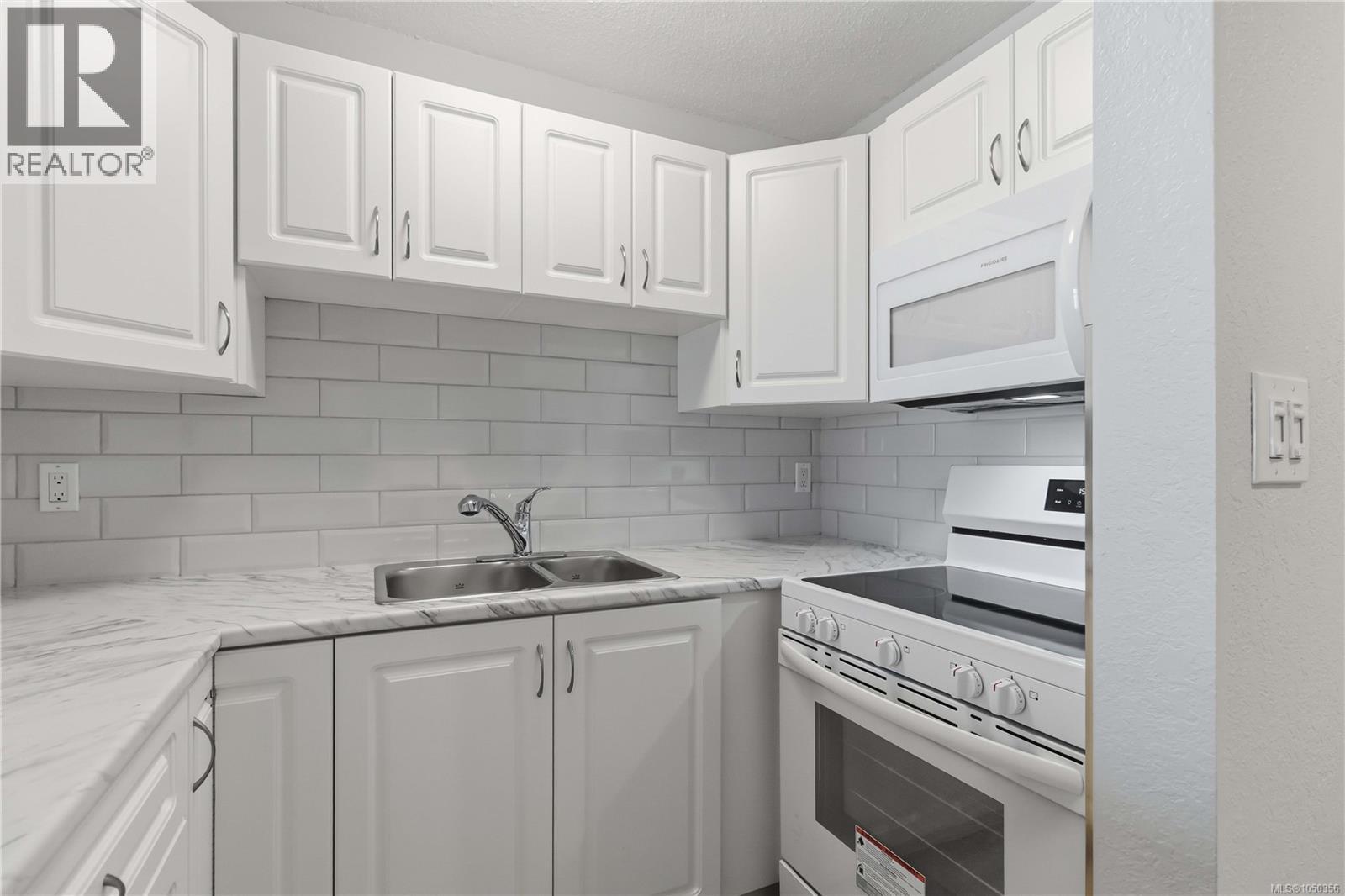 9 1986 Glenidle Rd Property Photo 13