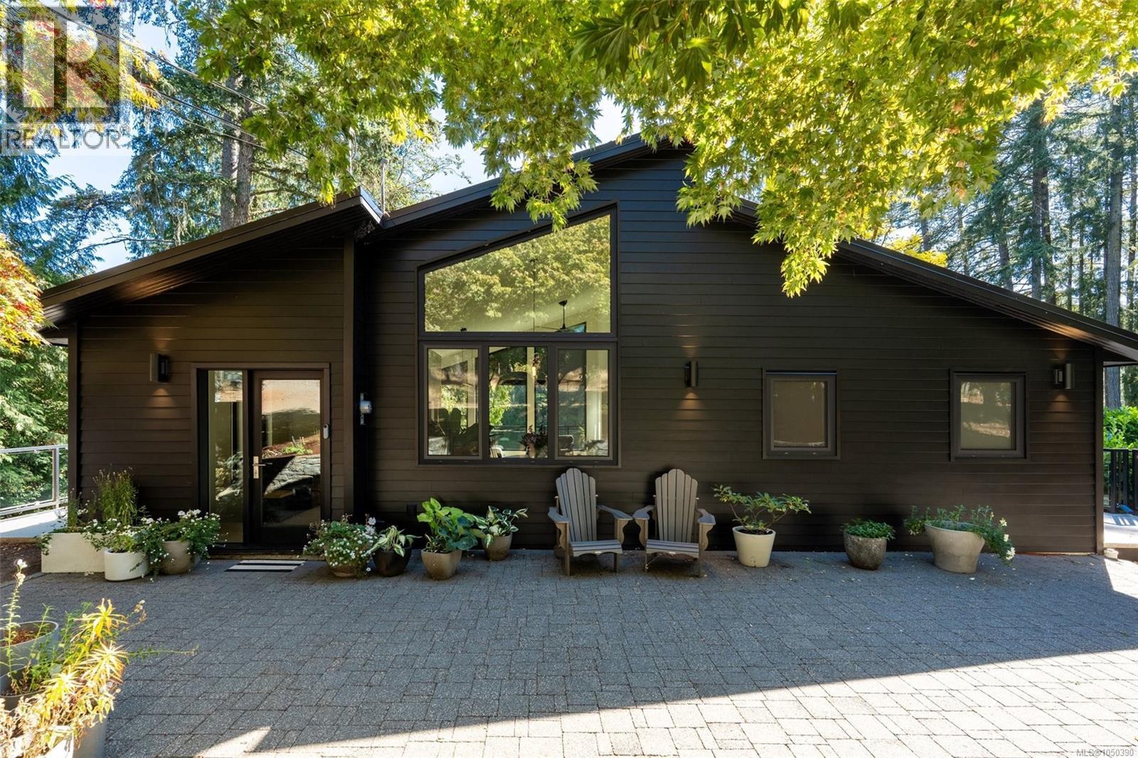 685 LOST LAKE Rd