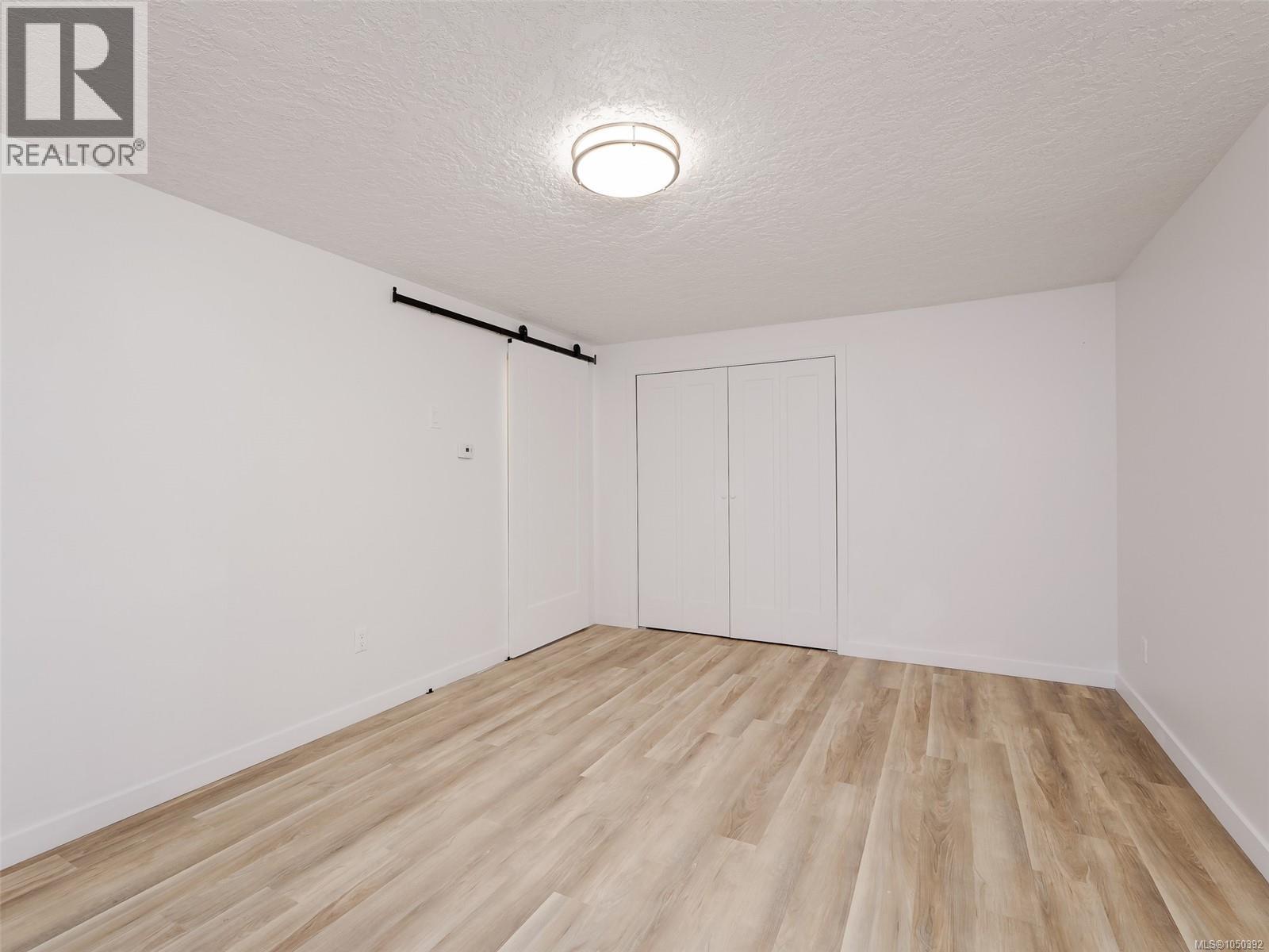 39 2587 Selwyn Rd Property Photo 17