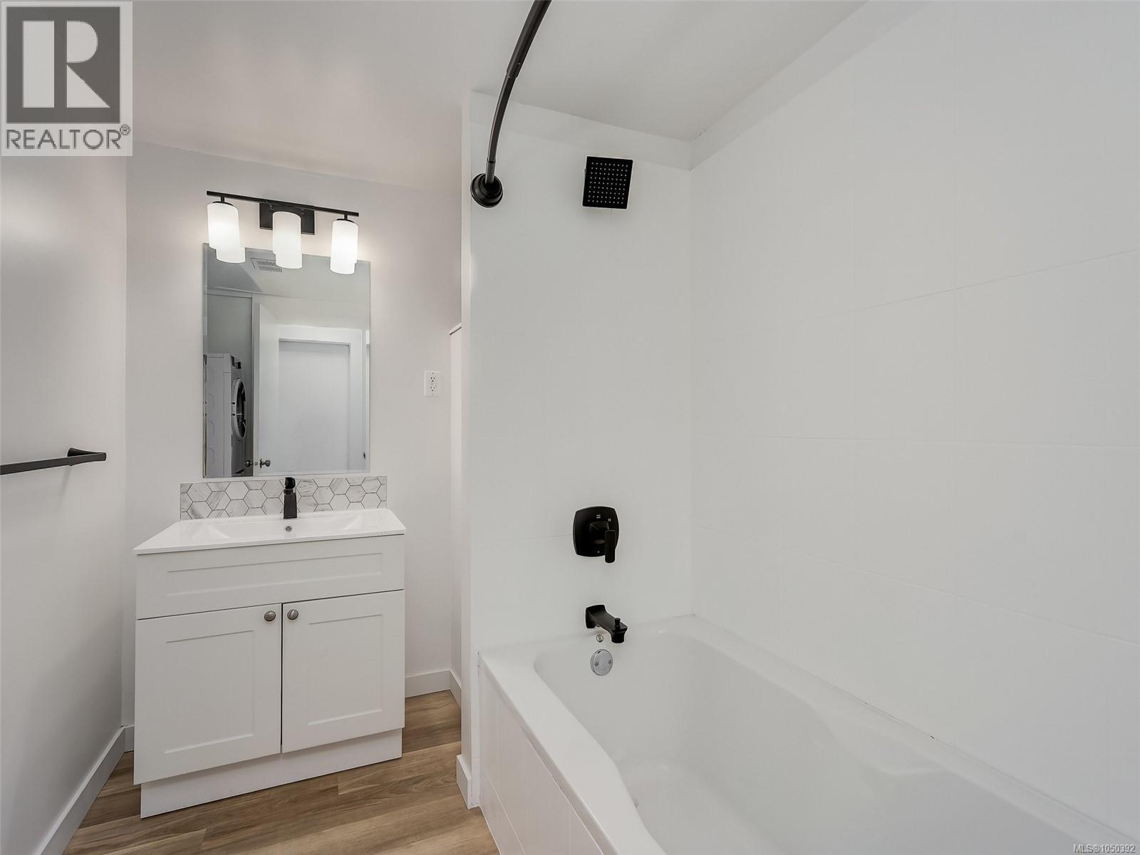39 2587 Selwyn Rd Property Photo 18