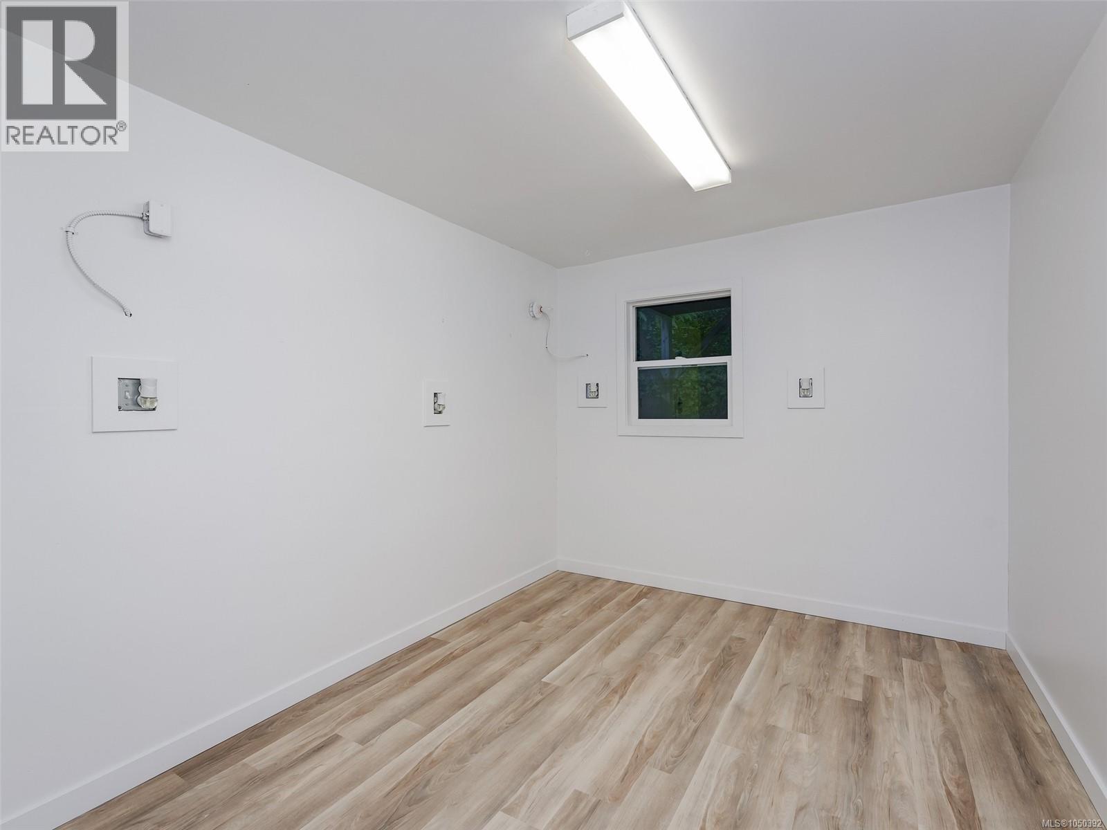 39 2587 Selwyn Rd Property Photo 22