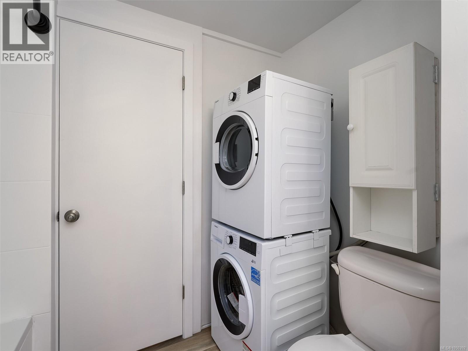 39 2587 Selwyn Rd Property Photo 24