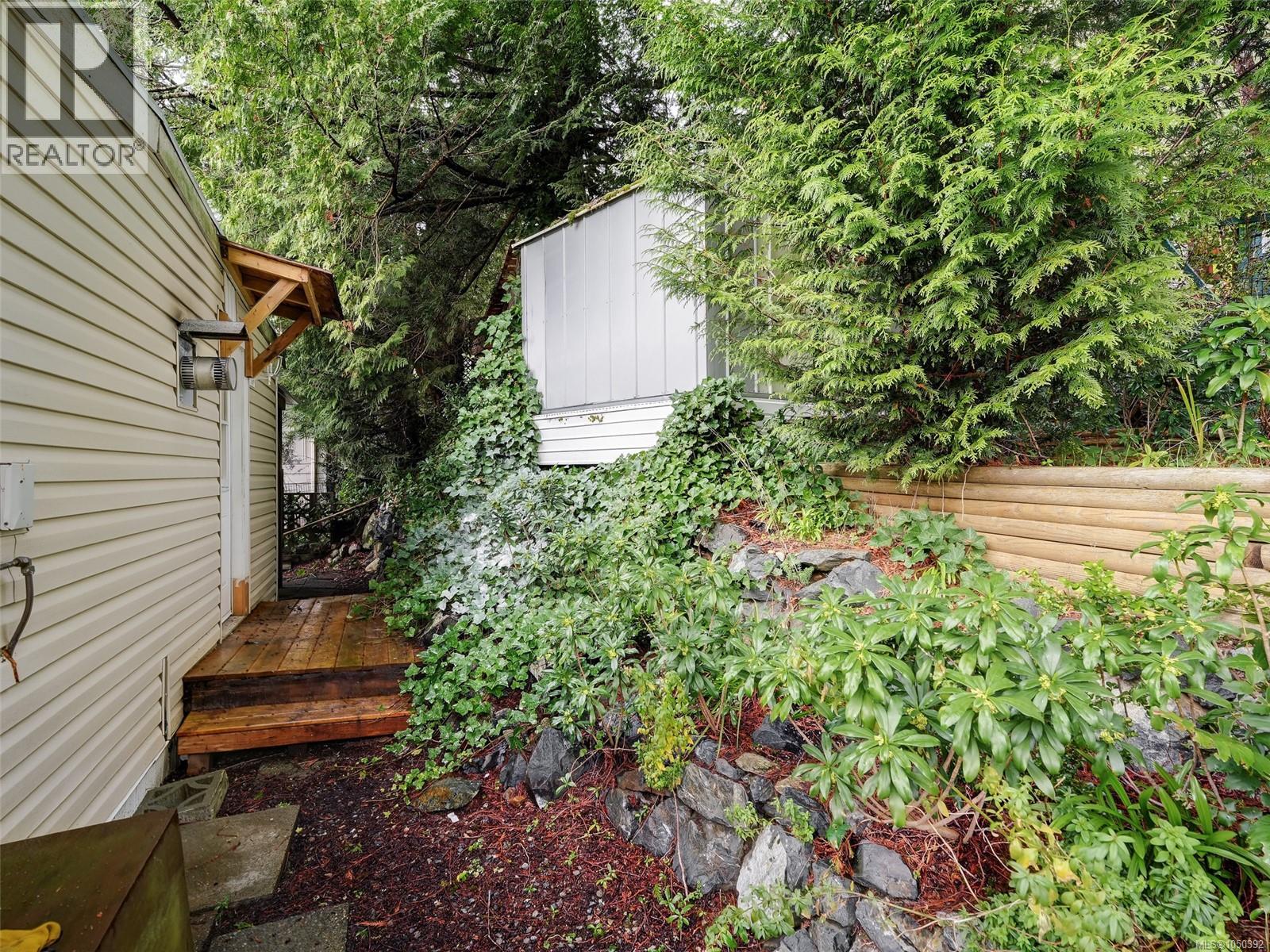 39 2587 Selwyn Rd Property Photo 26