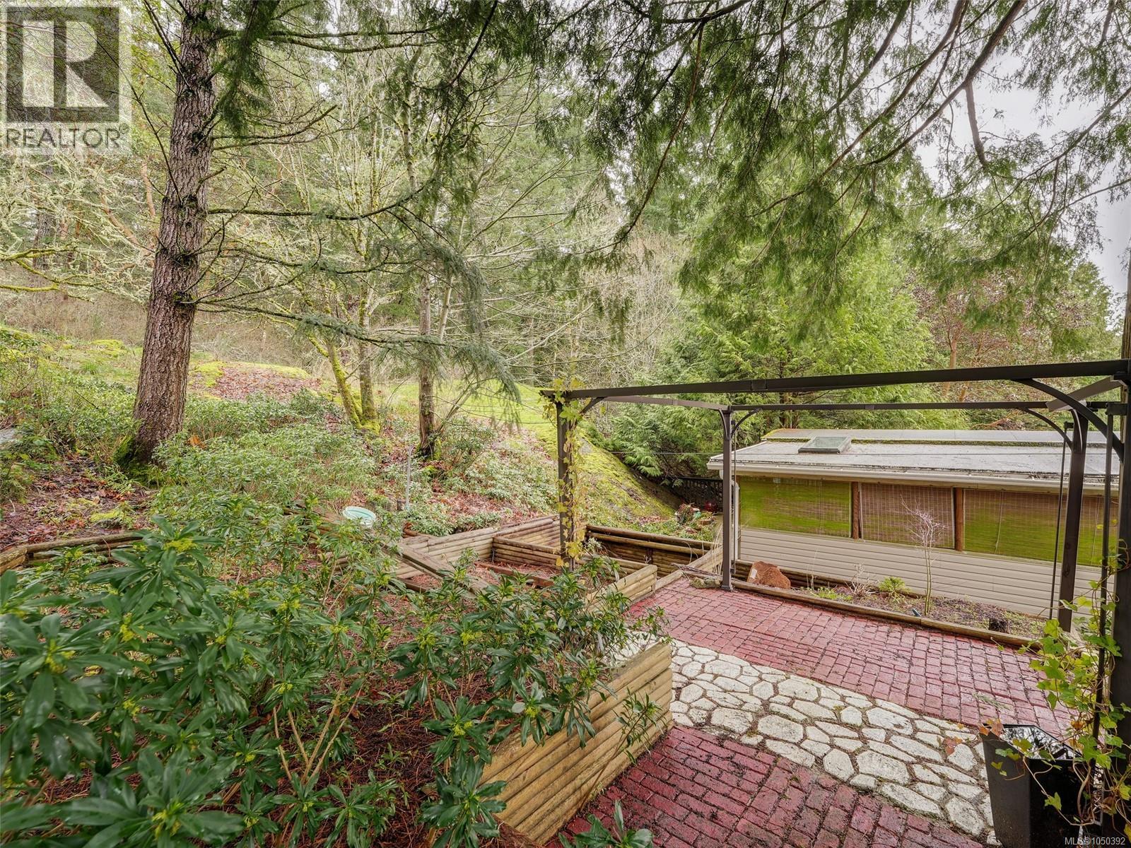 39 2587 Selwyn Rd Property Photo 28