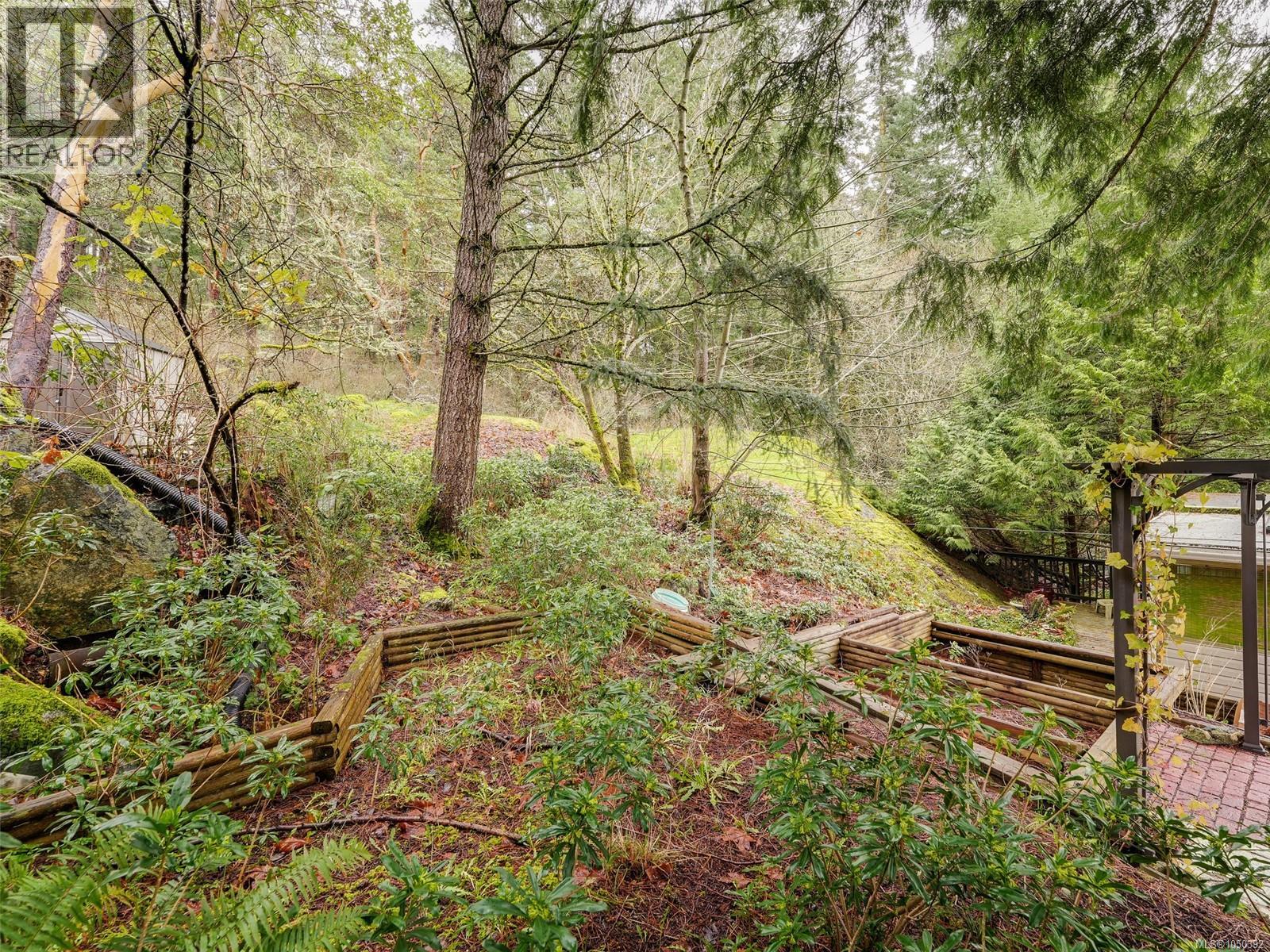 39 2587 Selwyn Rd Property Photo 29