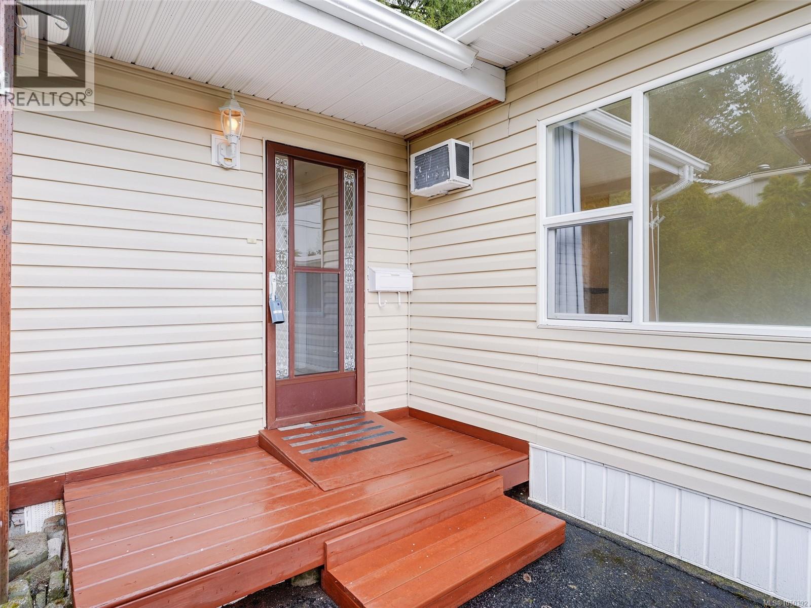 39 2587 Selwyn Rd Property Photo 31