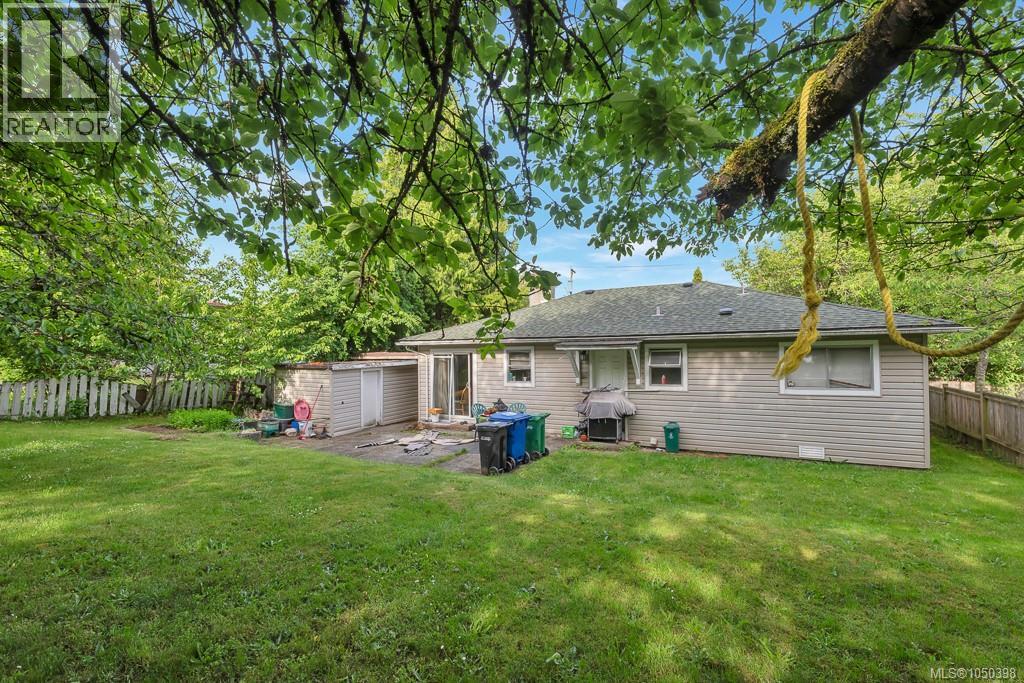 311 Holly Ave Property Photo 5