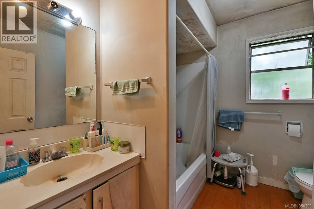 311 Holly Ave Property Photo 11