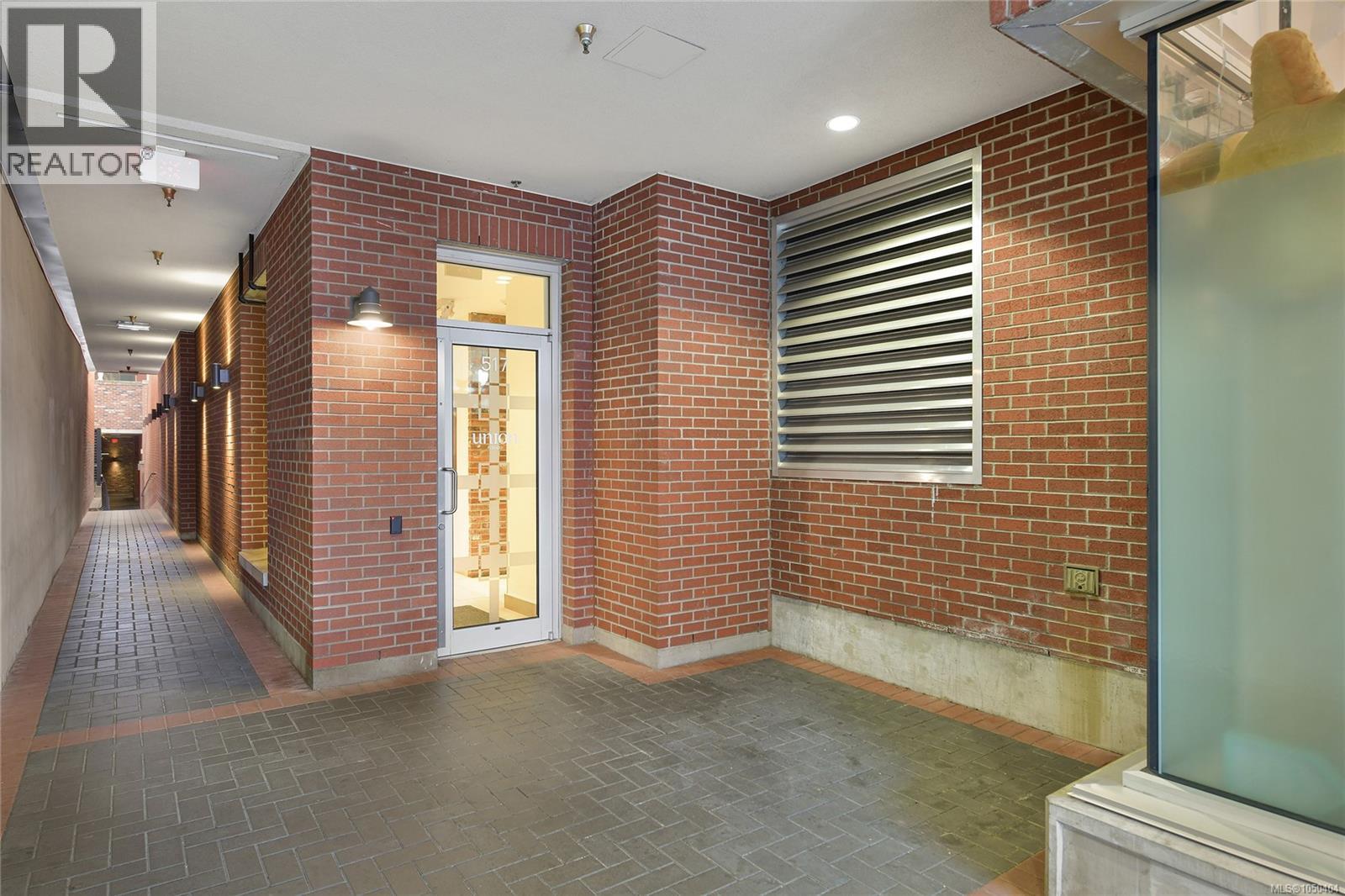 516 517 Fisgard St Property Photo 26