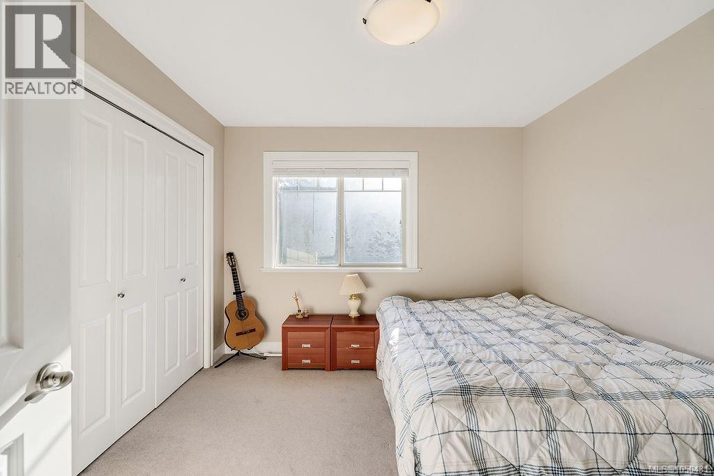 110 1177 Deerview Pl Property Photo 38