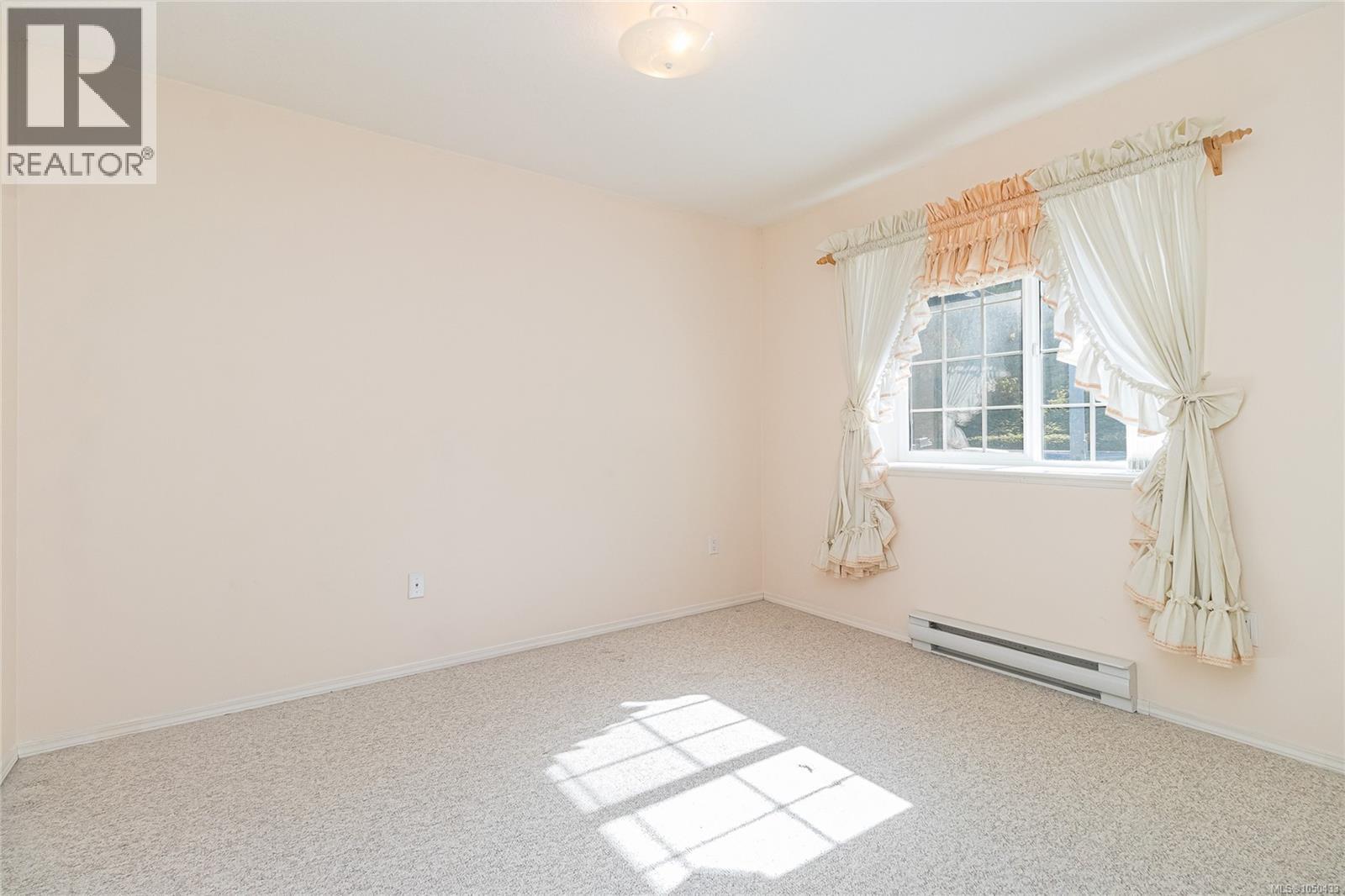 6033 Chippewa Rd Property Photo 18