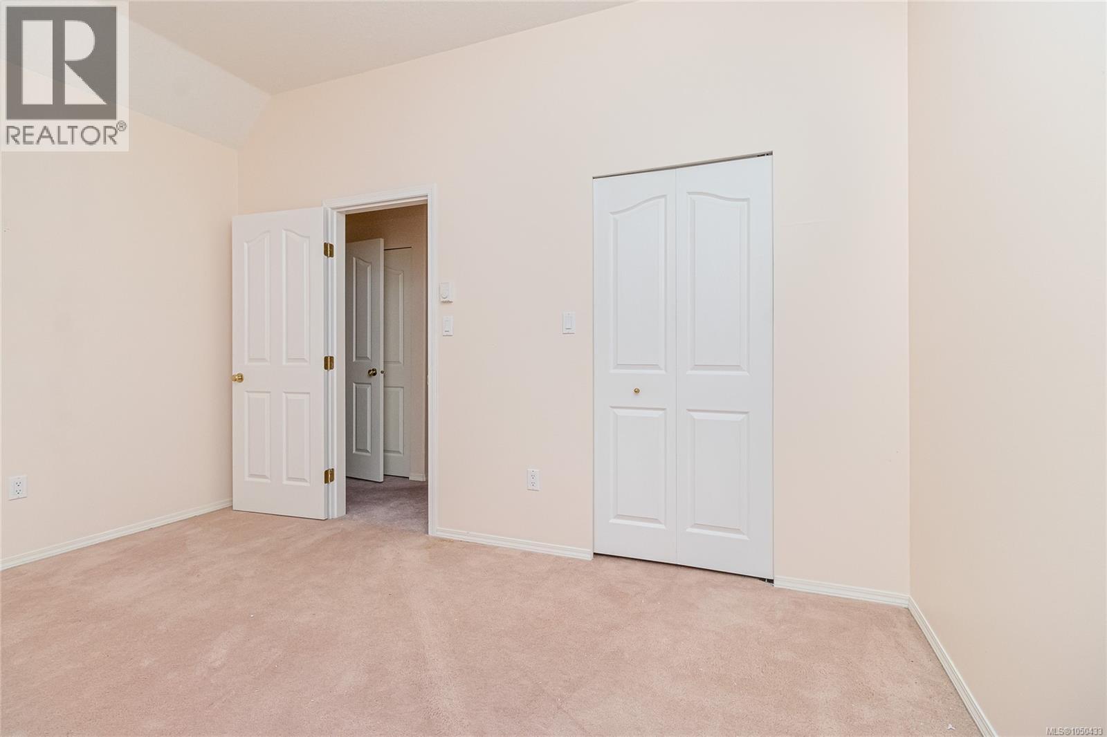 6033 Chippewa Rd Property Photo 25