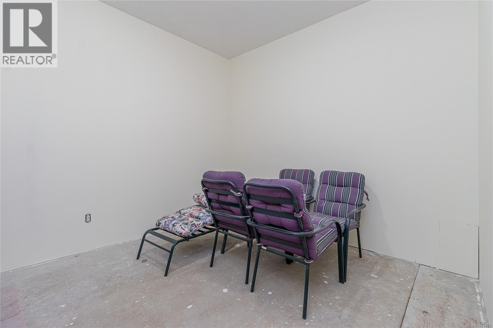 6033 Chippewa Rd Property Photo 29