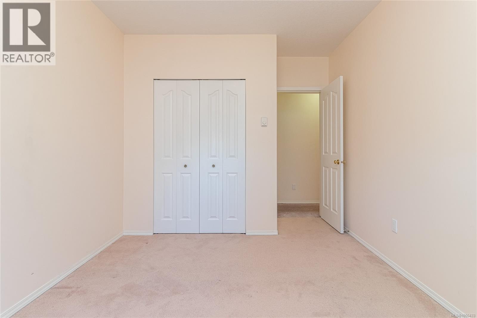 6033 Chippewa Rd Property Photo 36