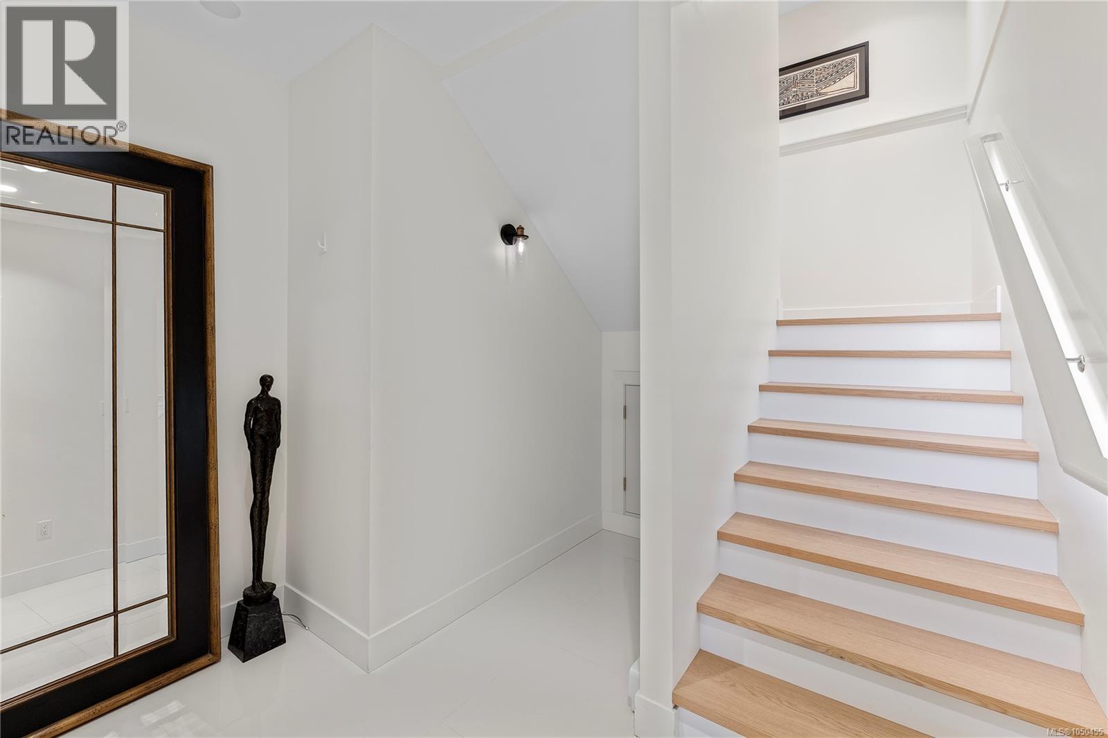 903 Greystone Pl Property Photo 2