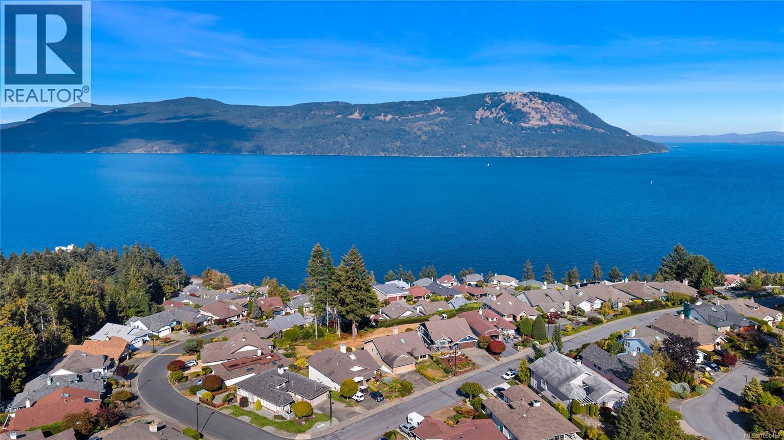 3673 Arbutus Dr N Property Photo 1