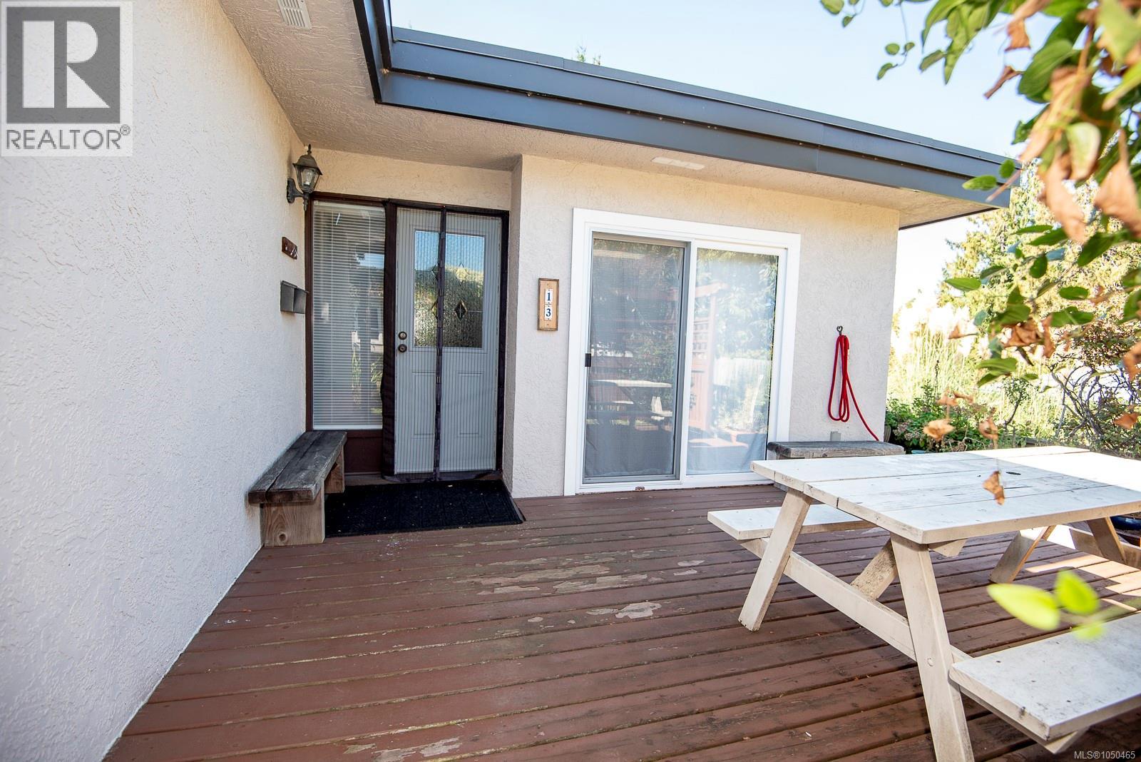 13 3060 Harriet Rd Property Photo 2