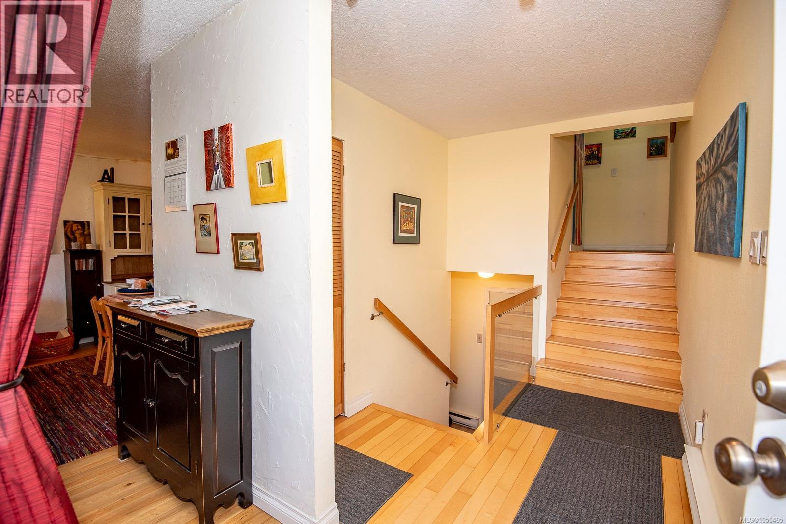 13 3060 Harriet Rd Property Photo 3