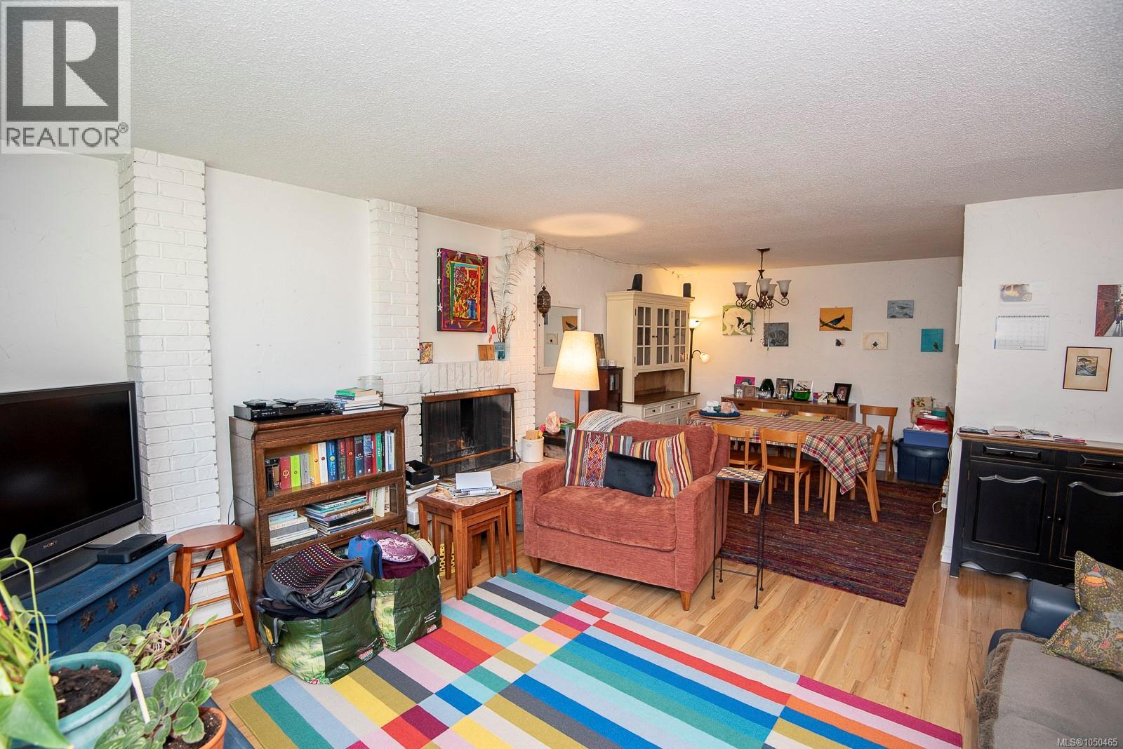 13 3060 Harriet Rd Property Photo 6