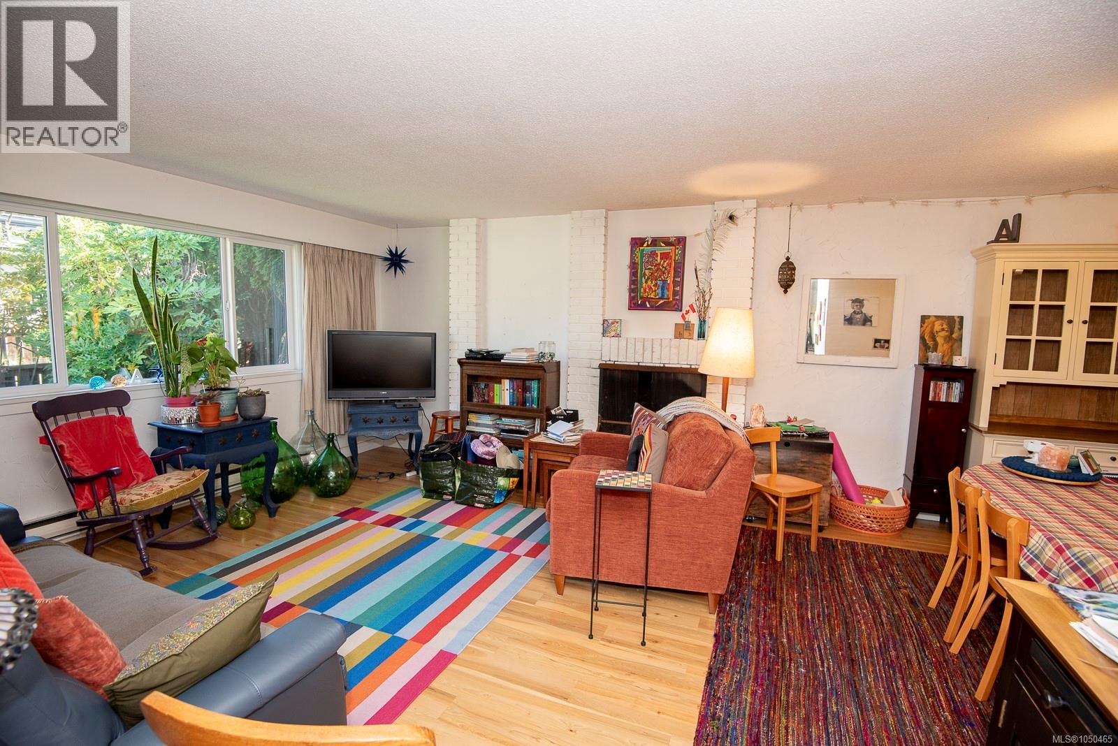 13 3060 Harriet Rd Property Photo 7