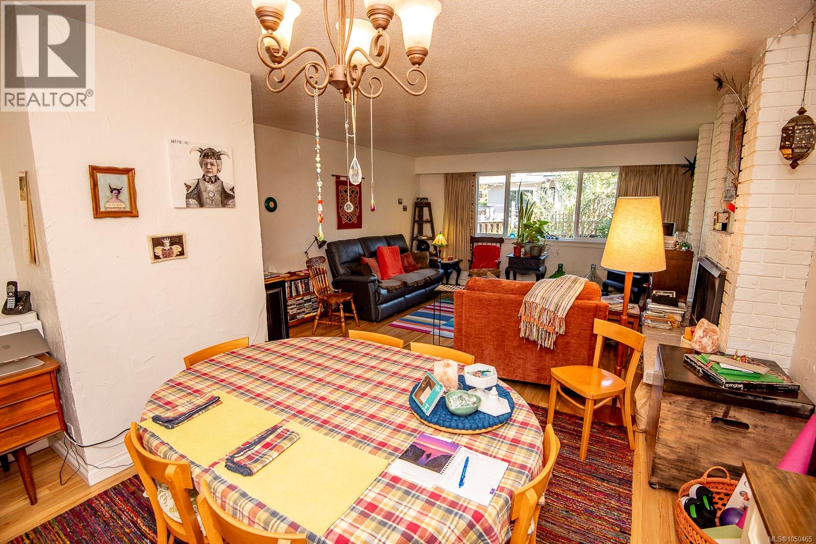 13 3060 Harriet Rd Property Photo 9