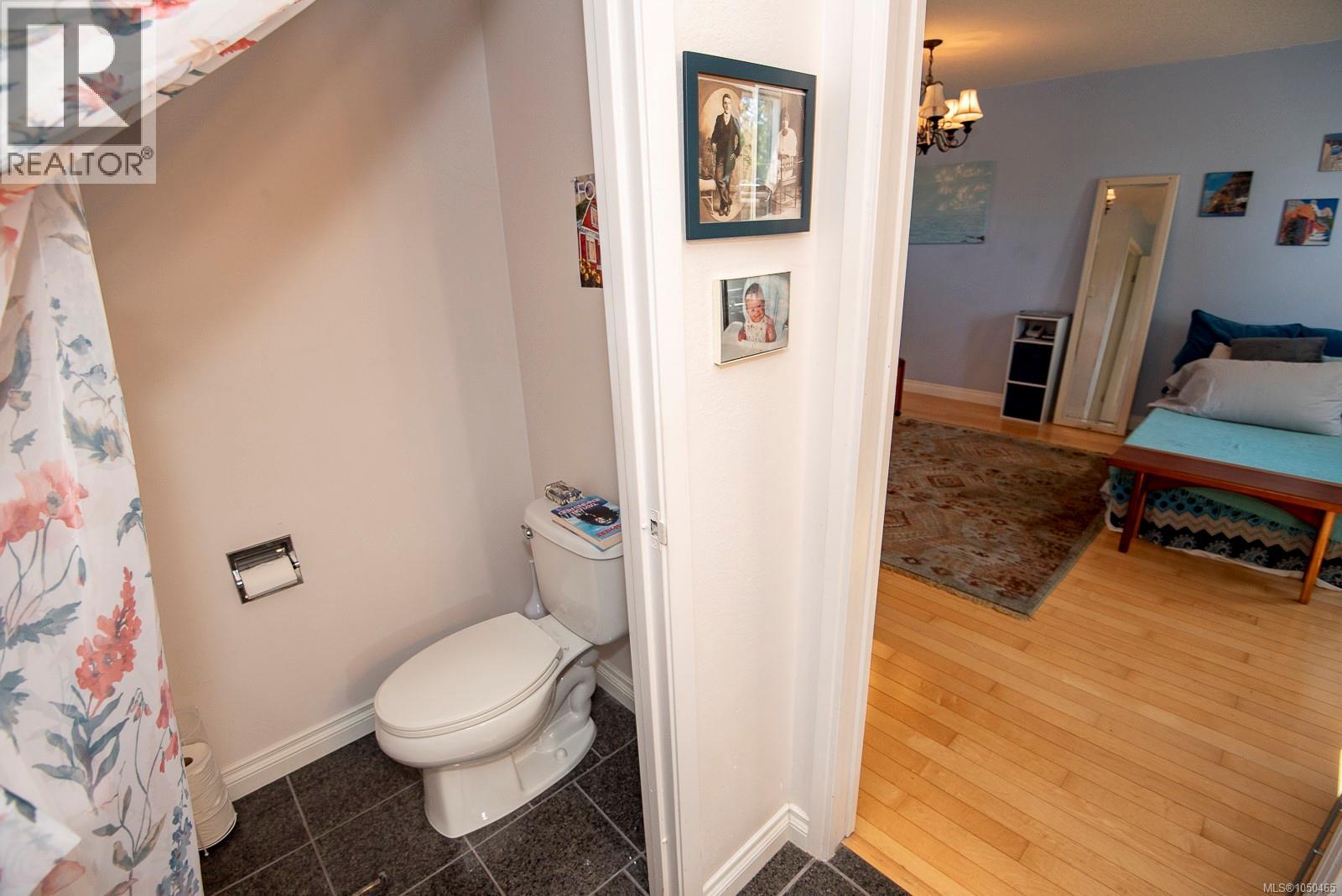 13 3060 Harriet Rd Property Photo 18