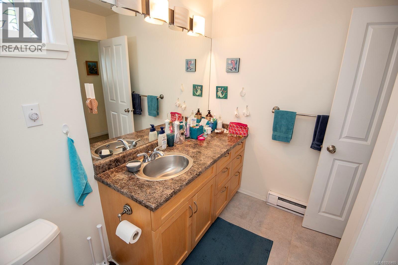 13 3060 Harriet Rd Property Photo 22