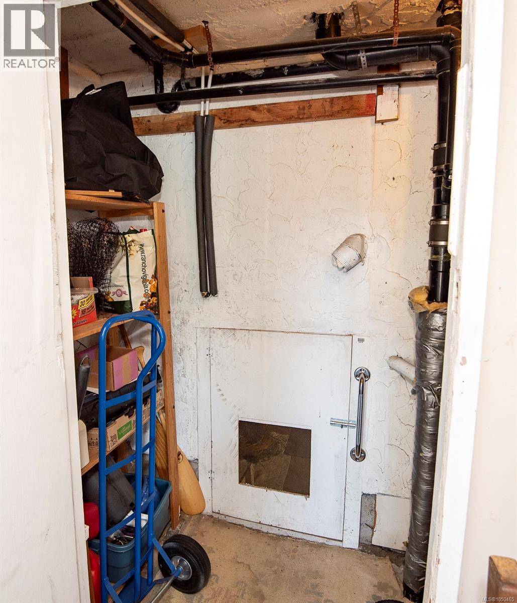 13 3060 Harriet Rd Property Photo 28