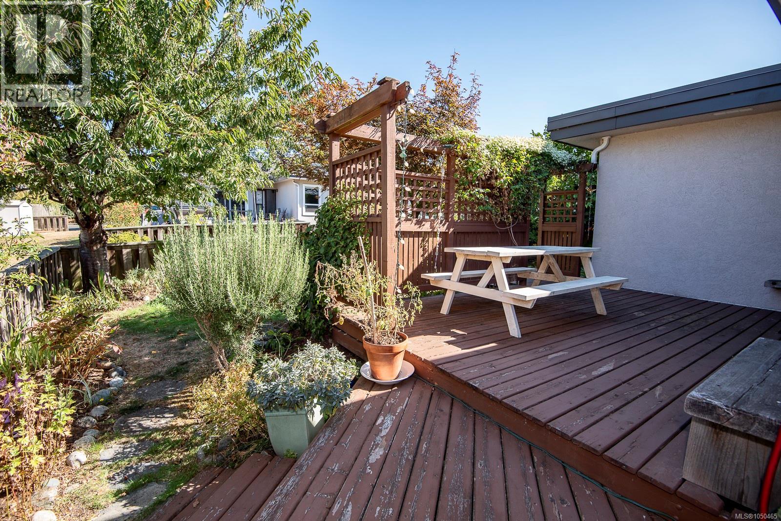 13 3060 Harriet Rd Property Photo 32