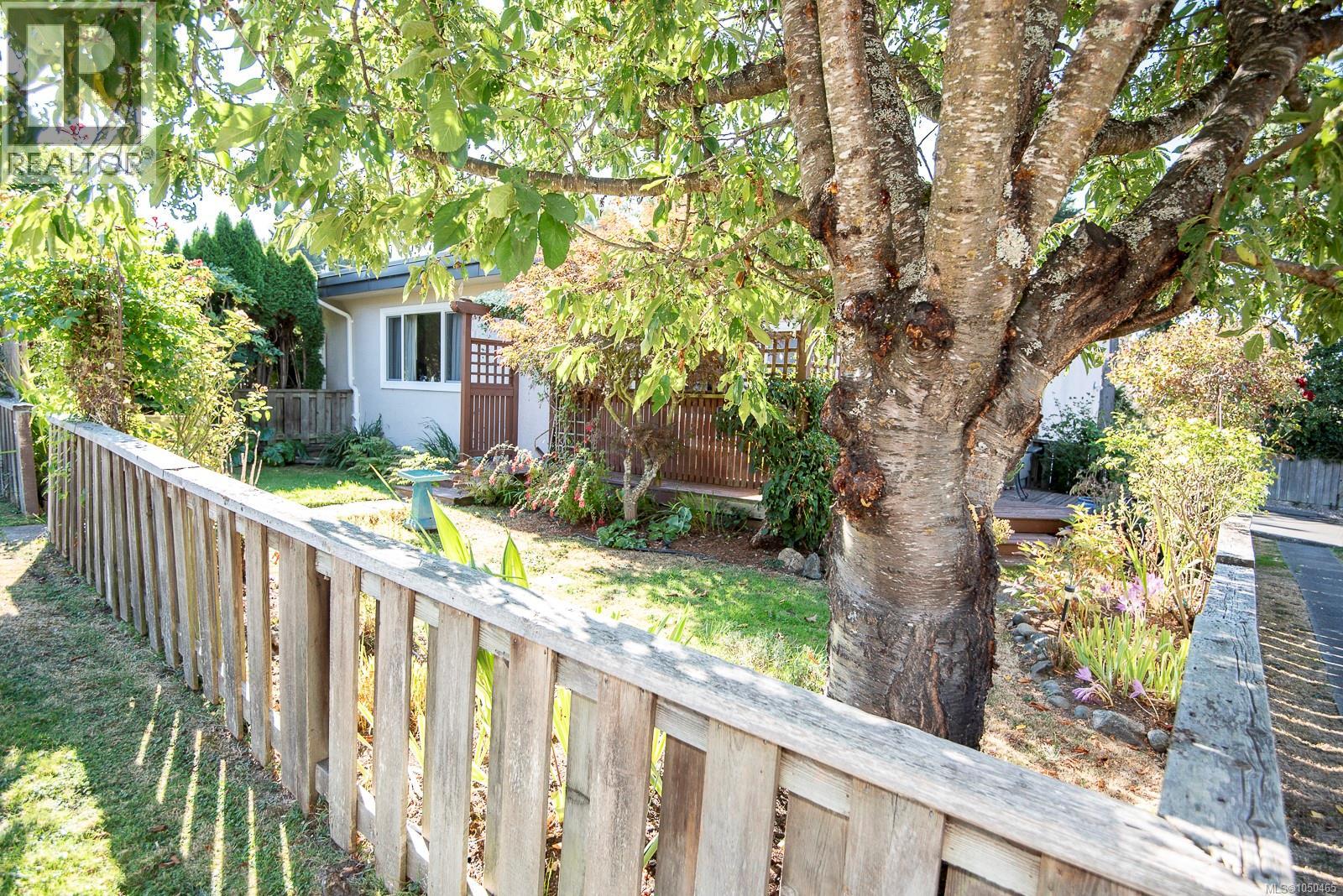 13 3060 Harriet Rd Property Photo 34