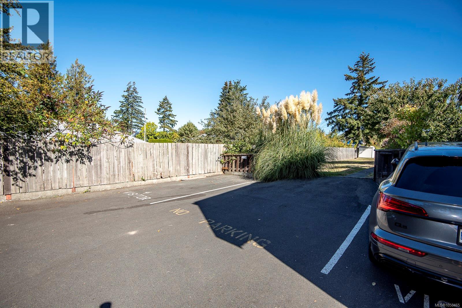 13 3060 Harriet Rd Property Photo 36