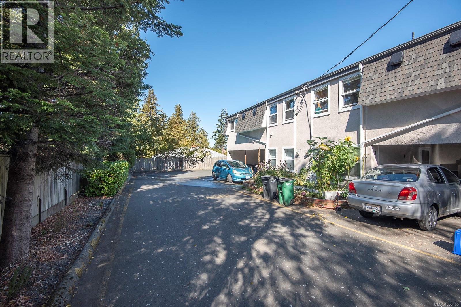 13 3060 Harriet Rd Property Photo 37