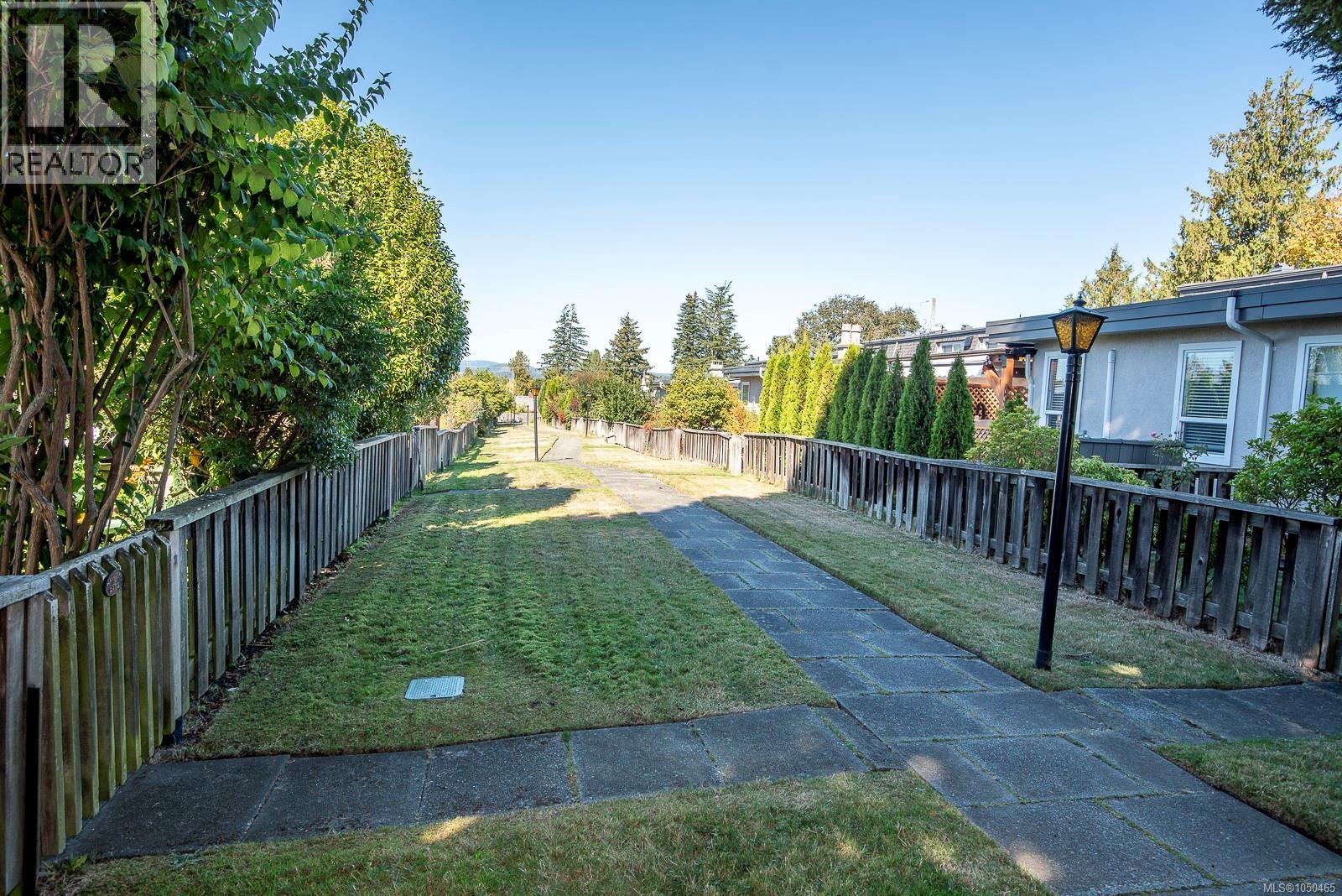 13 3060 Harriet Rd Property Photo 40