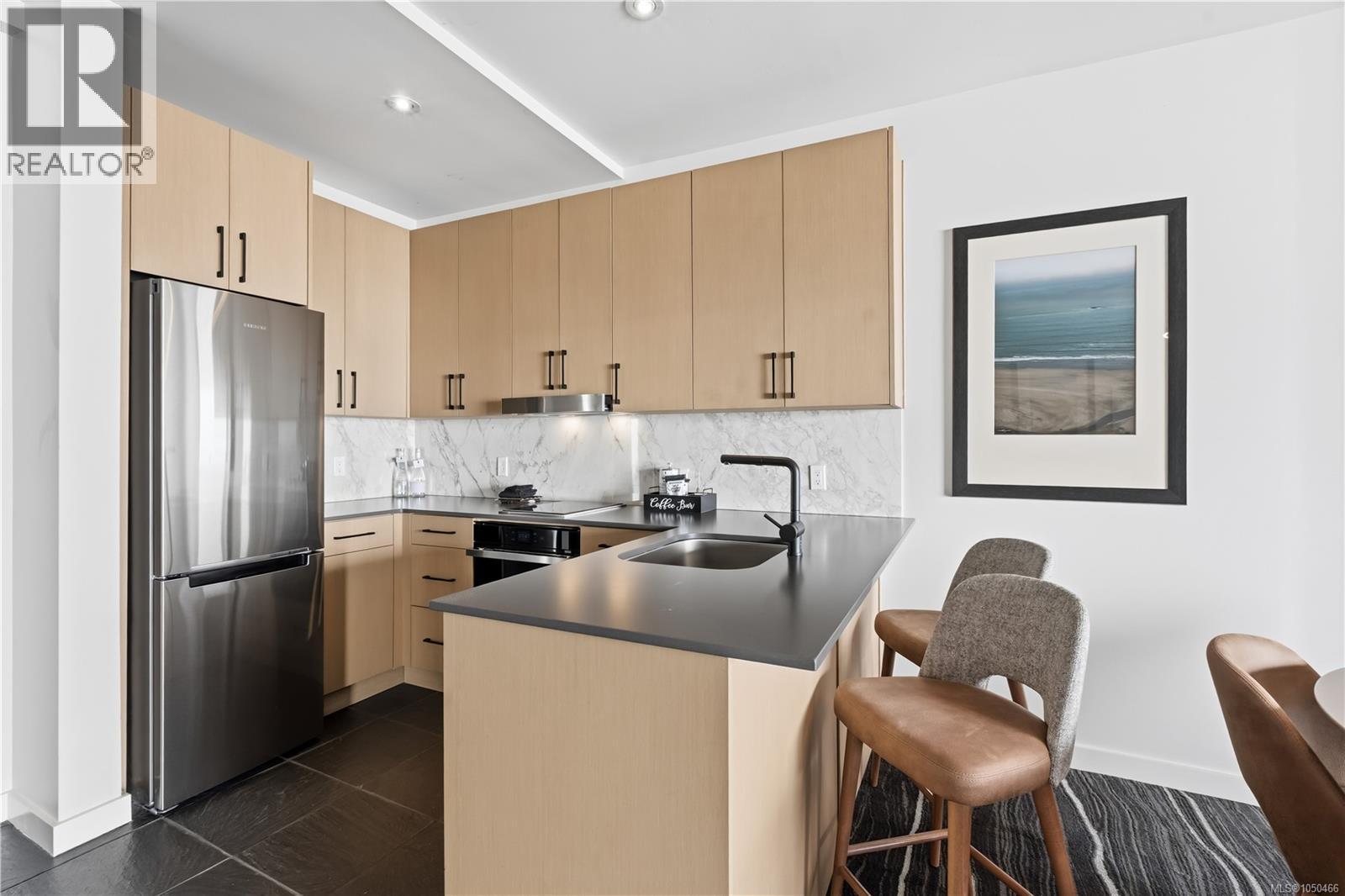 315 596 Marine Dr Property Photo 10